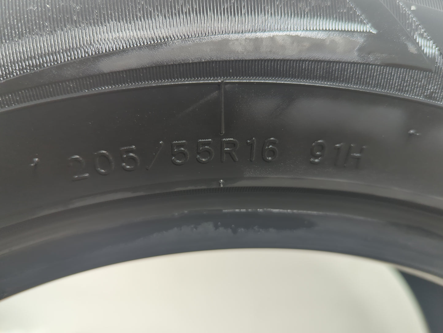 Used Tire - Tread Depth null/32 - Oemusedautoparts1.com