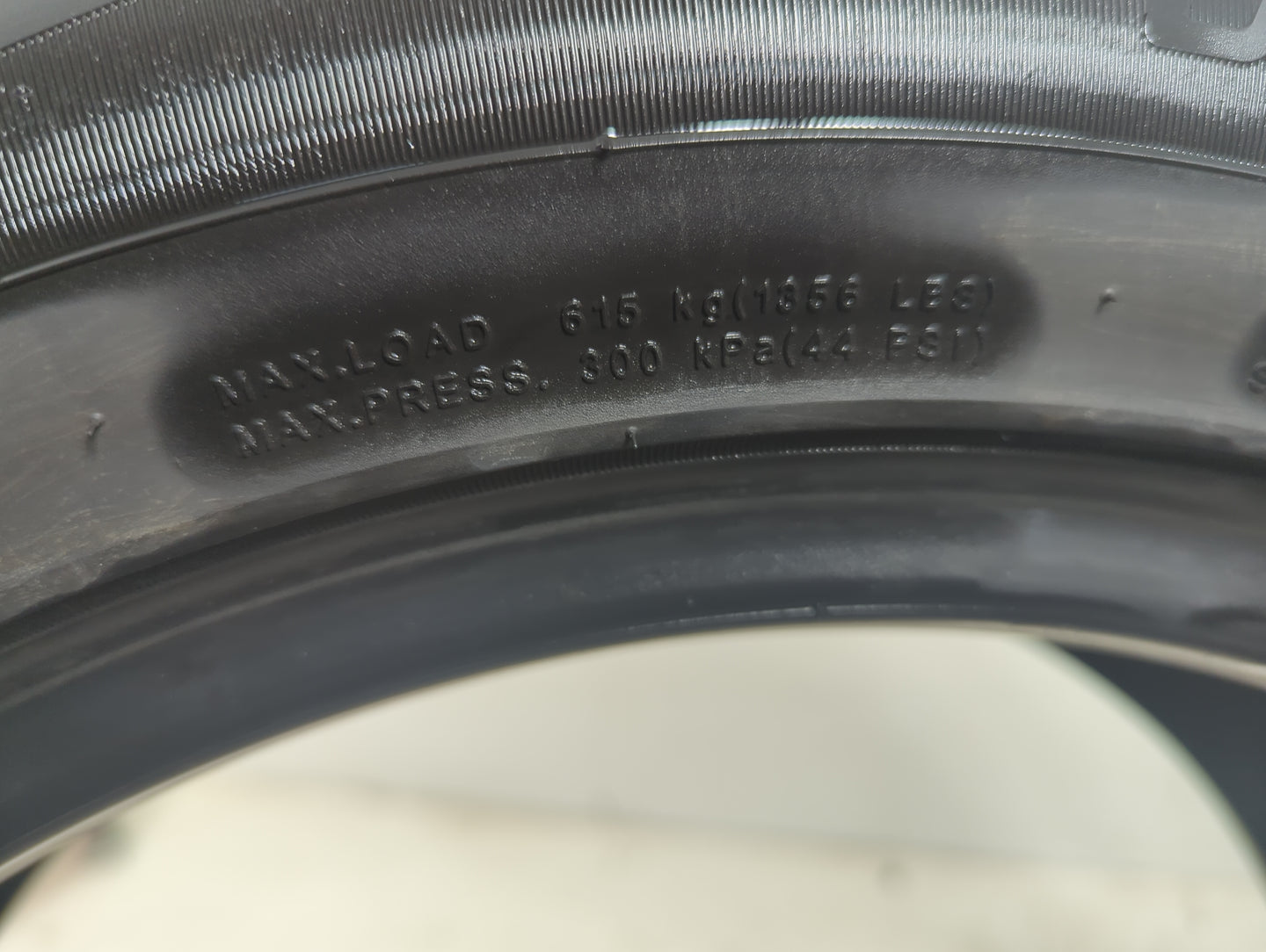 Used Tire - Tread Depth null/32 - Oemusedautoparts1.com