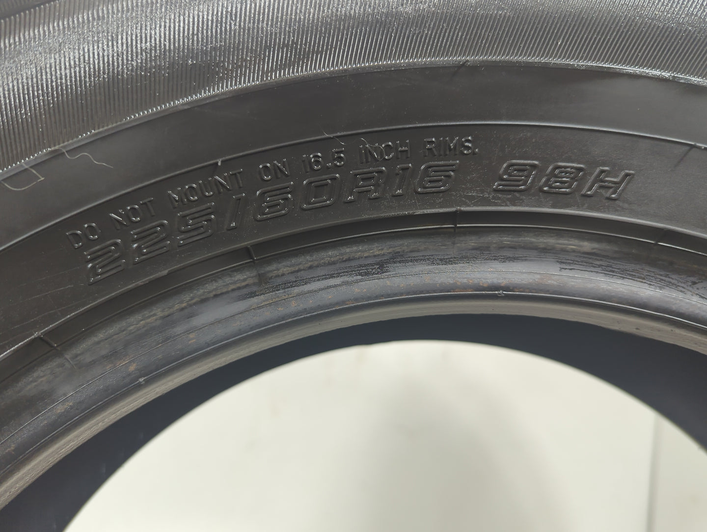 Used Tire 225/60R16 SUMITOMO HTR SPORT 4XS 98H - Tread Depth 9/32 - Oemusedautoparts1.com