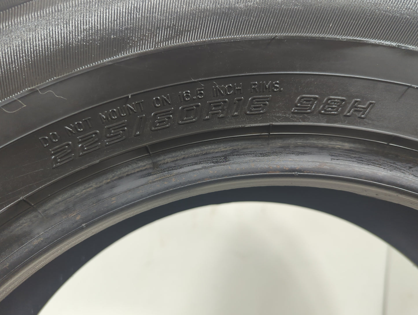 Used Tire 225/60R16 SUMITOMO HTR SPORT 4XS 98H - Tread Depth 9/32 - Oemusedautoparts1.com