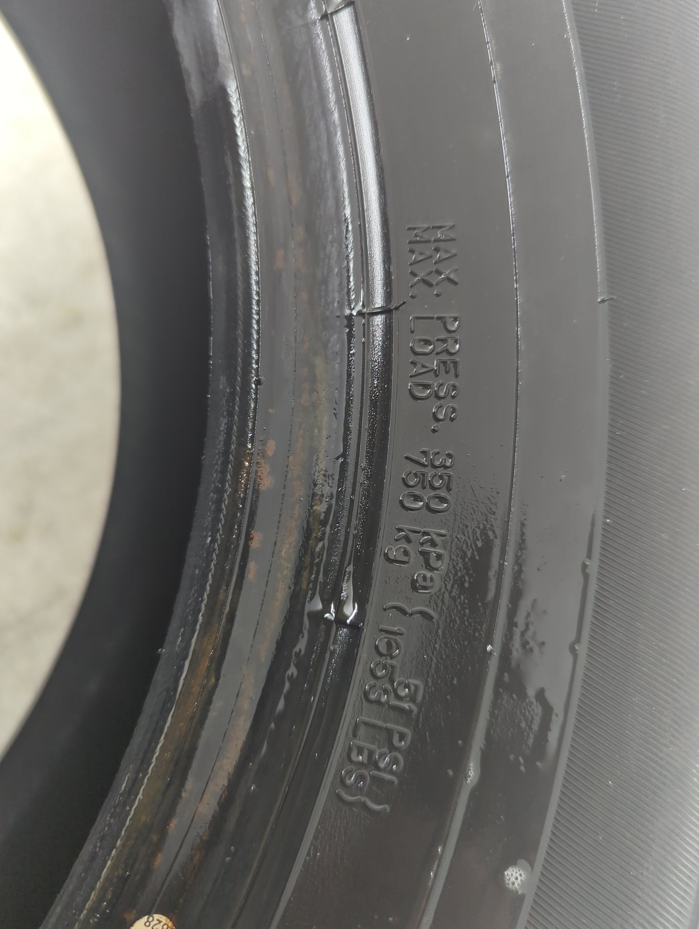 Used Tire 225/60R16 SUMITOMO HTR SPORT 4XS 98H - Tread Depth 9/32 - Oemusedautoparts1.com