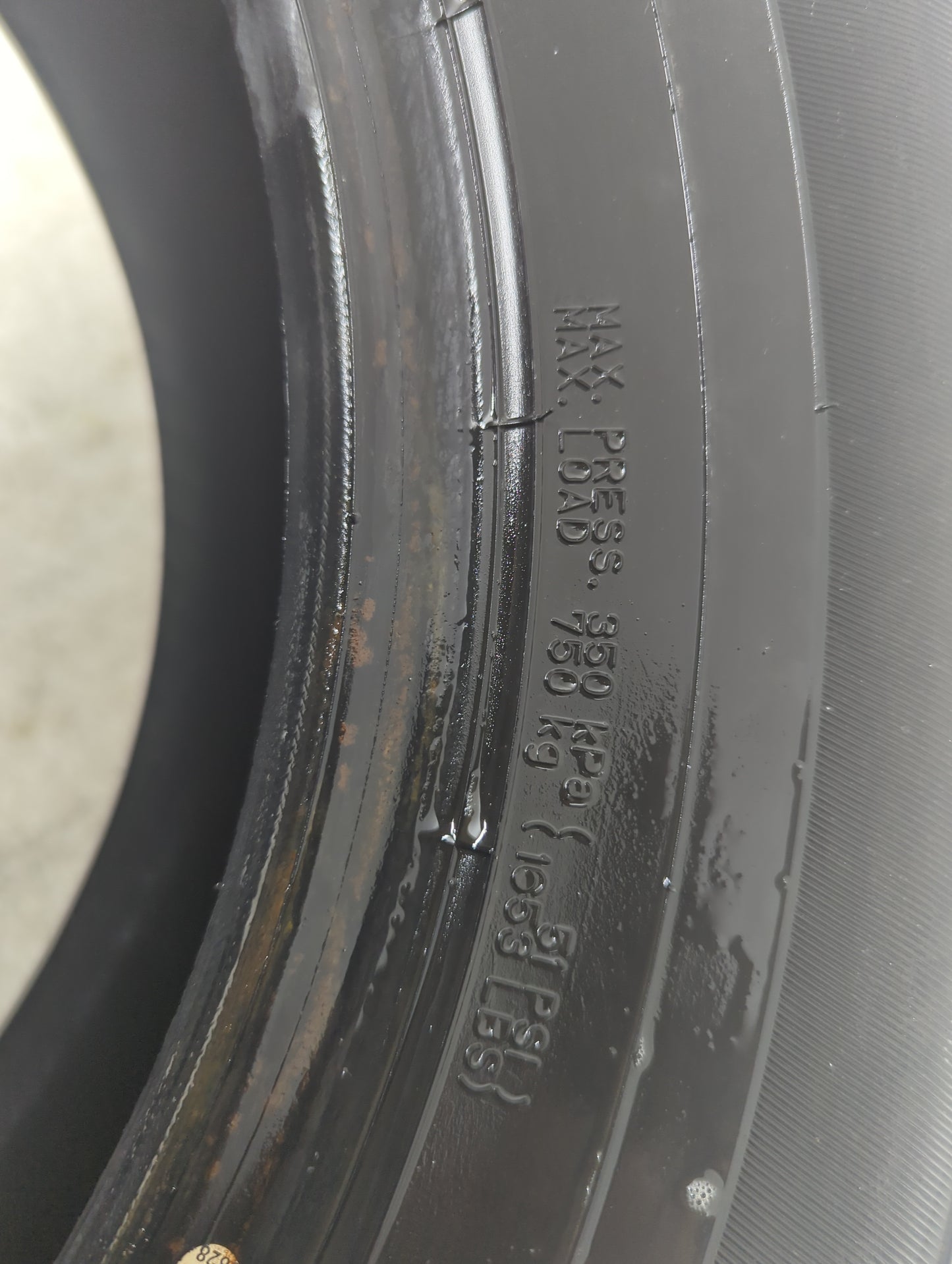 Used Tire 225/60R16 SUMITOMO HTR SPORT 4XS 98H - Tread Depth 9/32 - Oemusedautoparts1.com
