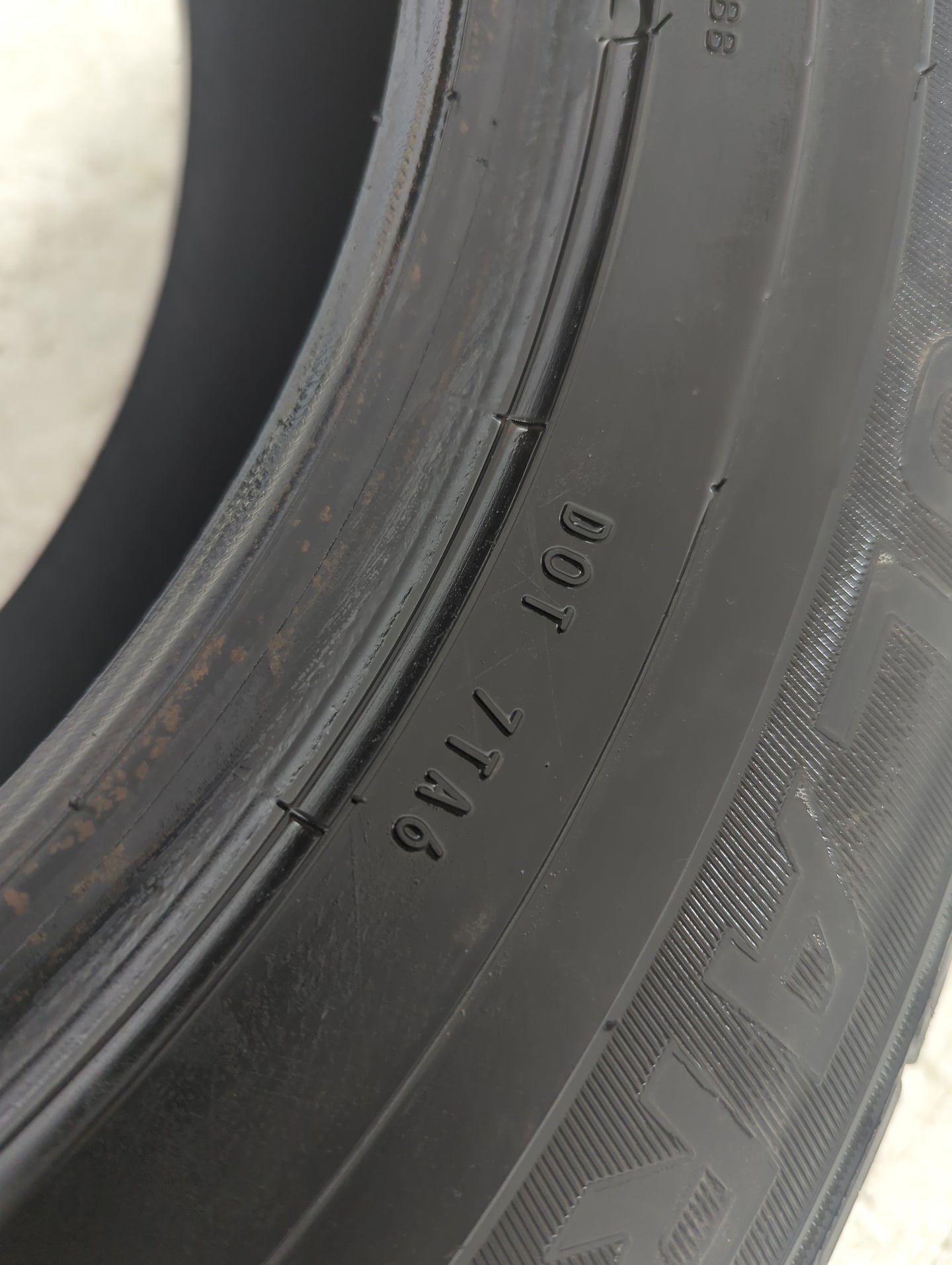 Used Tire 225/60R16 SUMITOMO HTR SPORT 4XS 98H - Tread Depth 9/32 - Oemusedautoparts1.com