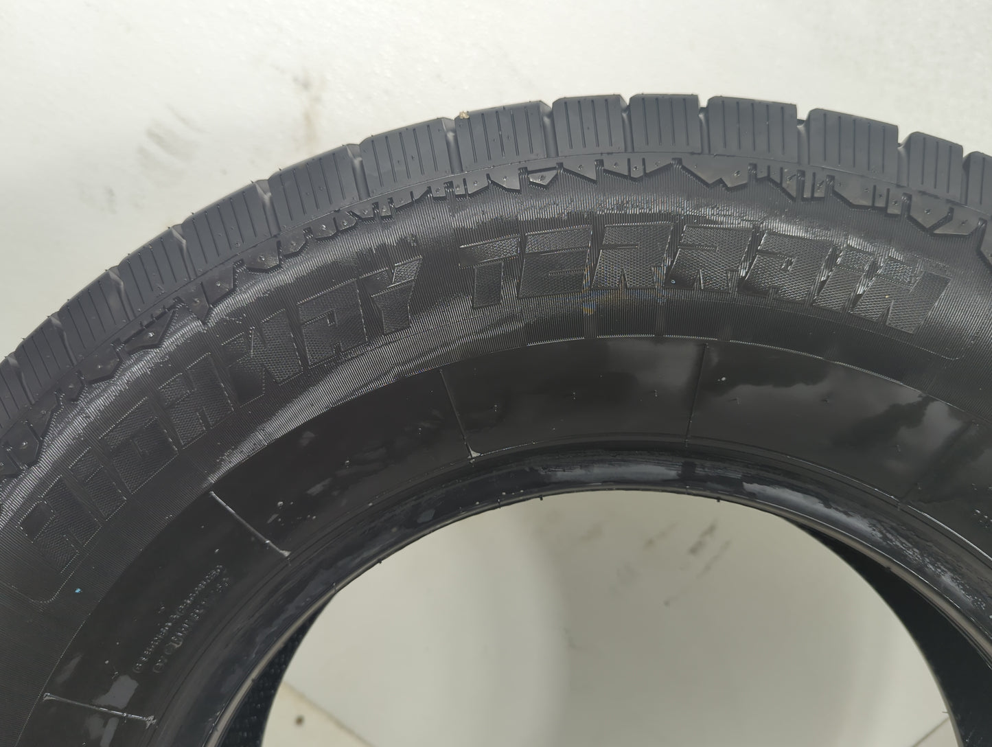 Used Tire - Tread Depth null/32 - Oemusedautoparts1.com