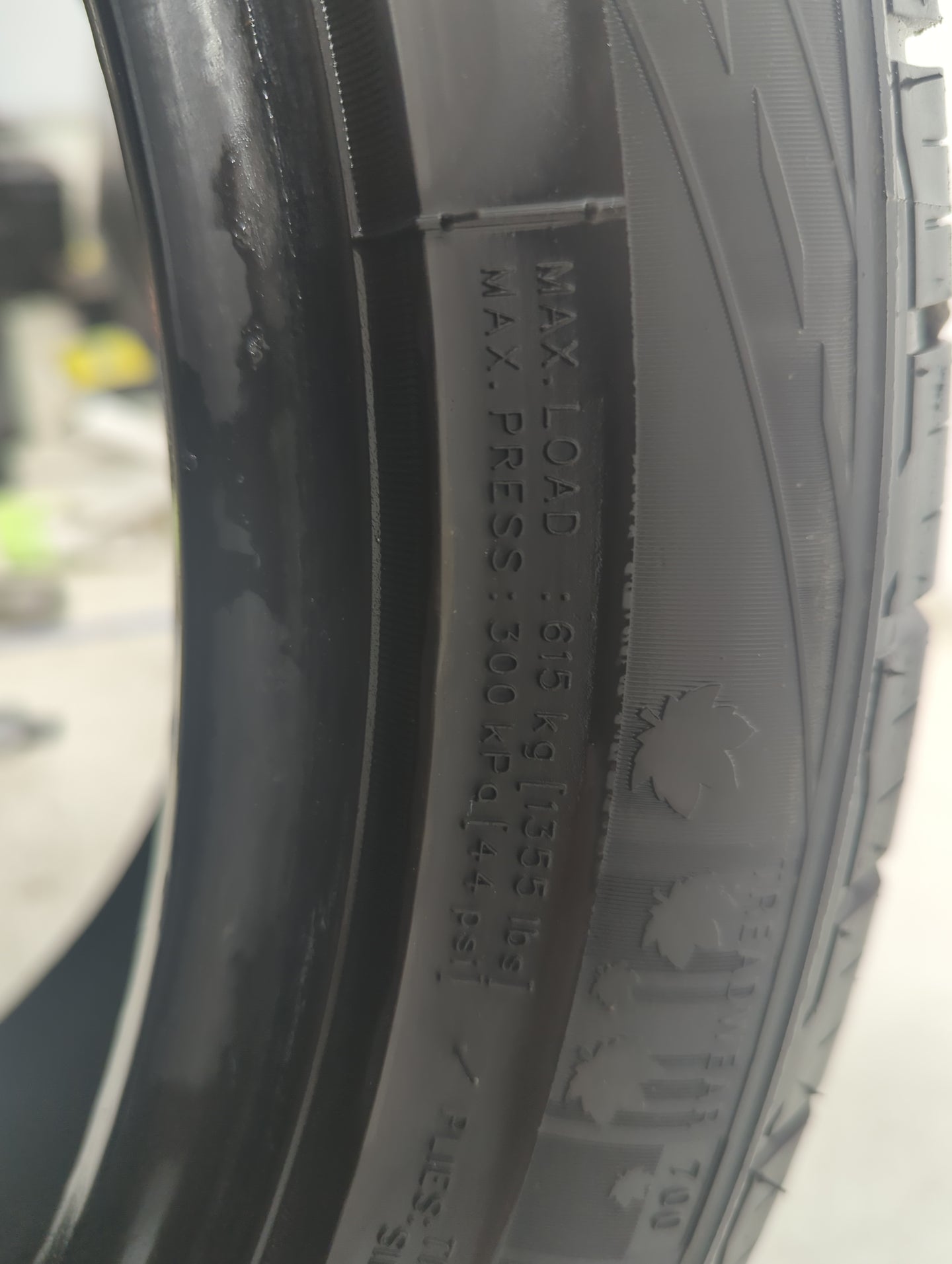 Used Tire - Tread Depth null/32 - Oemusedautoparts1.com