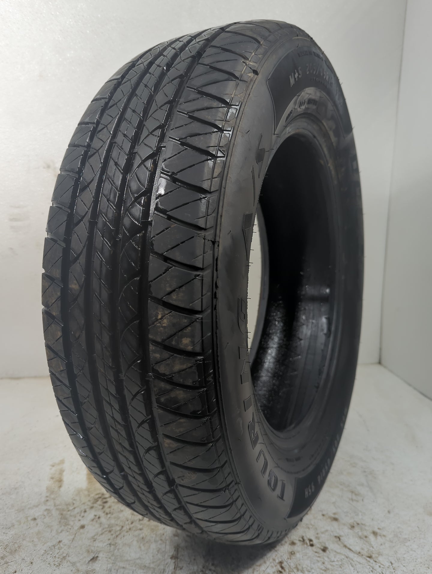 Used Tire - Tread Depth null/32 - Oemusedautoparts1.com