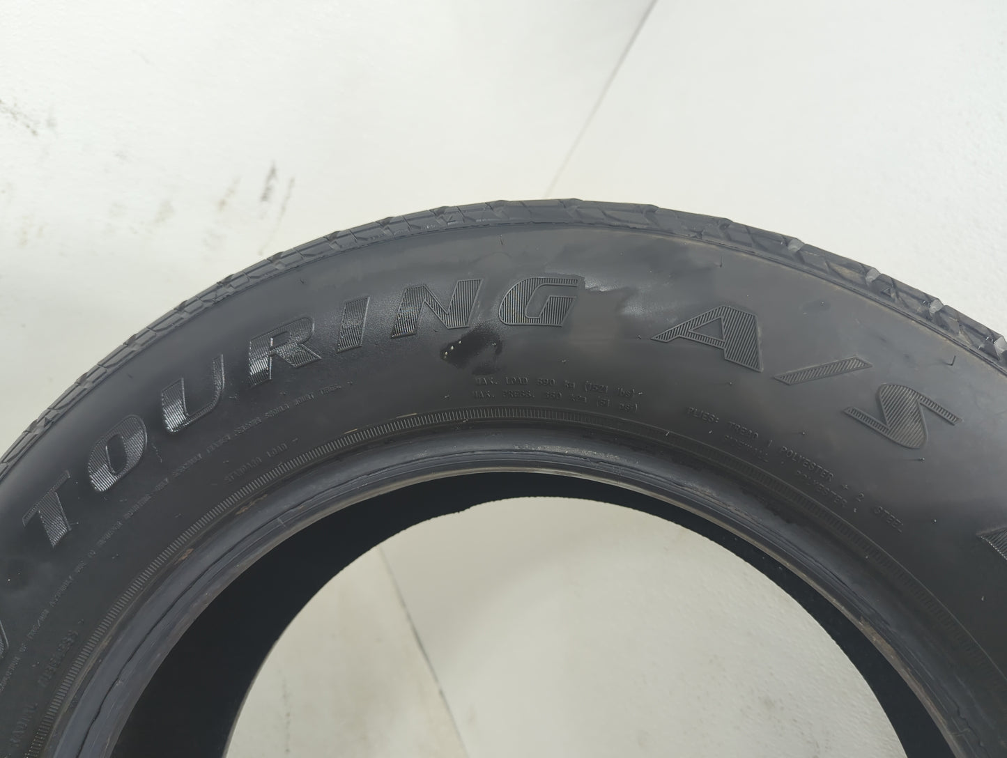 Used Tire 205/65R16 DOUGLAS TOURING A/S 95H - Tread Depth 8/32 - Oemusedautoparts1.com