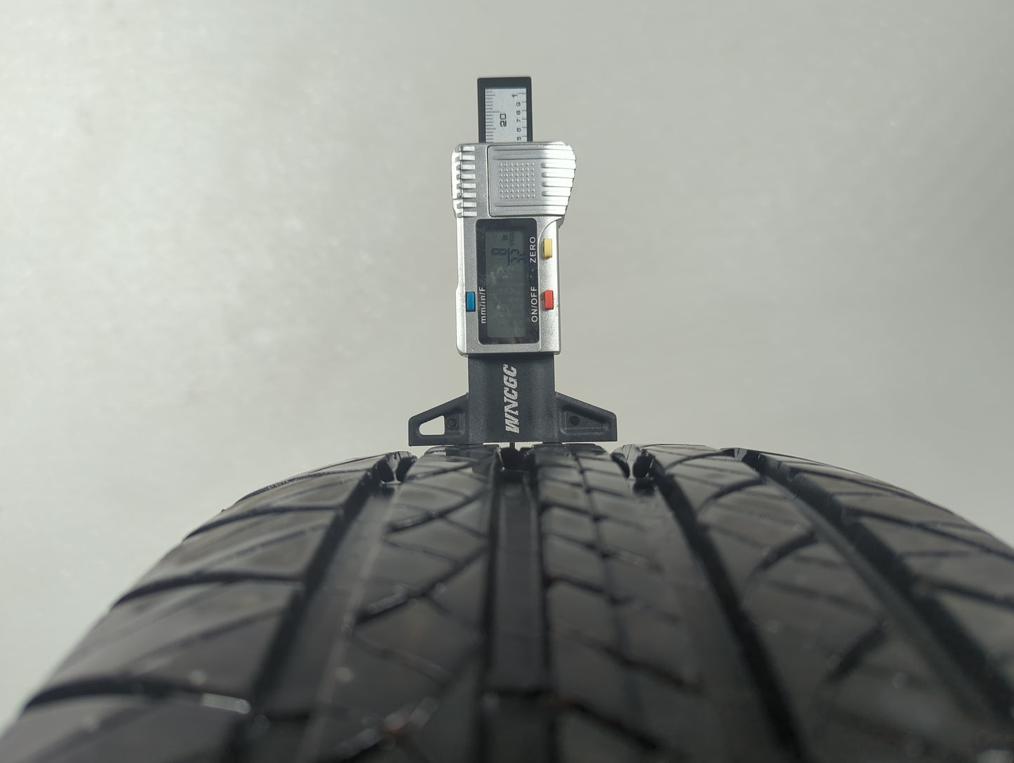 Used Tire 205/65R16 DOUGLAS TOURING A/S 95H - Tread Depth 8/32 - Oemusedautoparts1.com