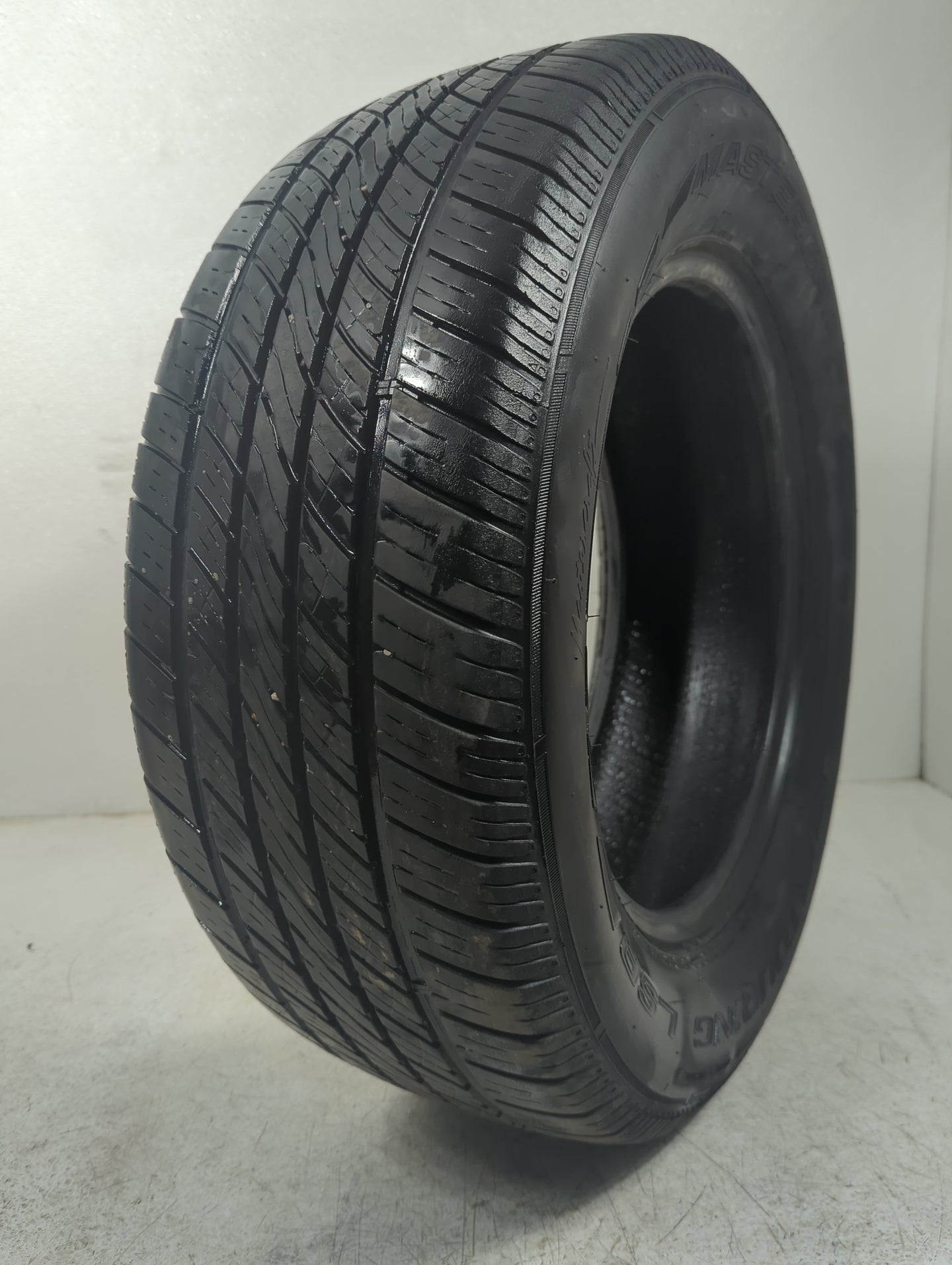Used Tire 215/60R15 MASTERCRAFT AVENGER TOURING LSR 94H - Tread Depth 7/32 - Oemusedautoparts1.com