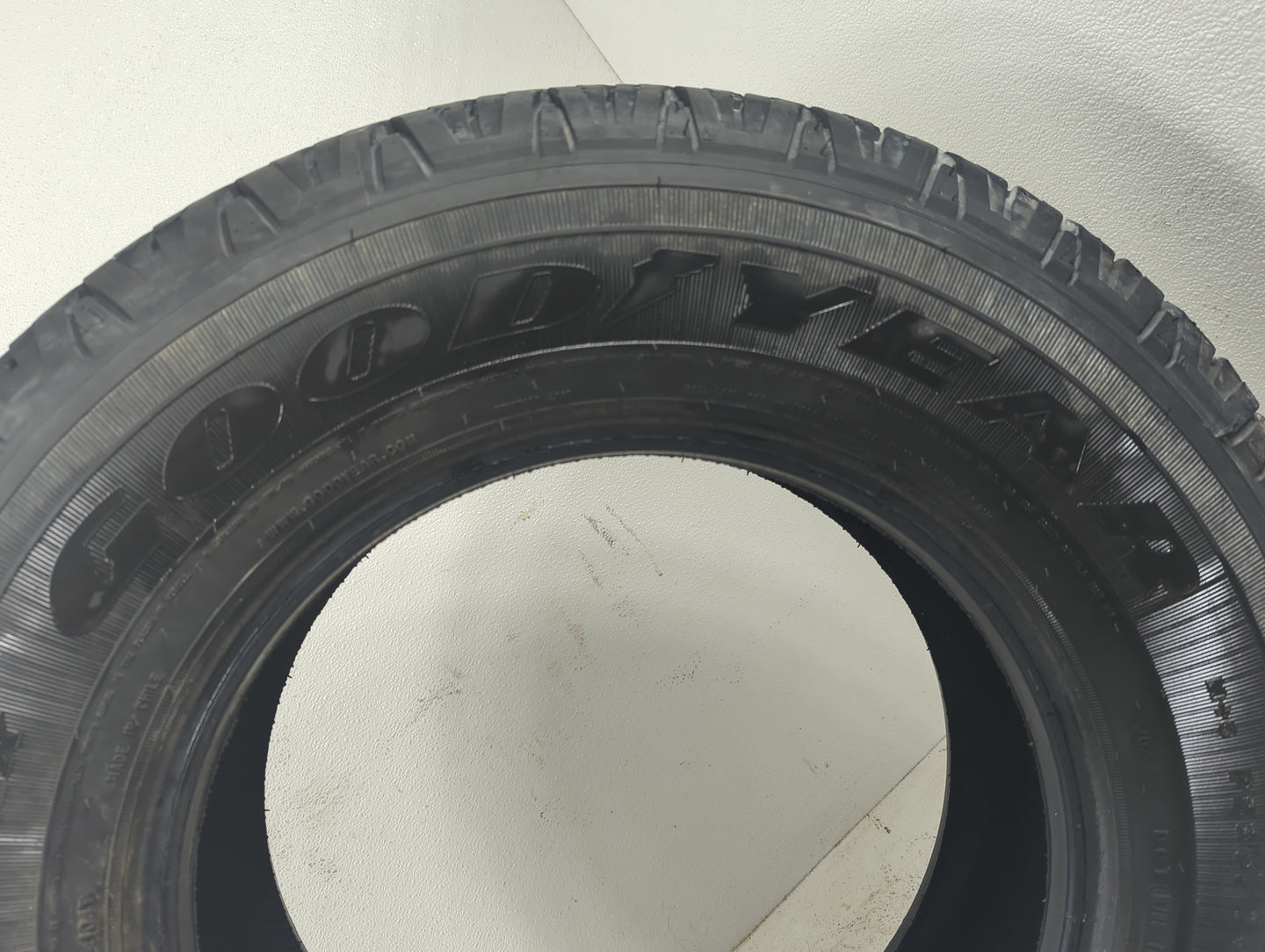 Used Tire - Tread Depth null/32 - Oemusedautoparts1.com