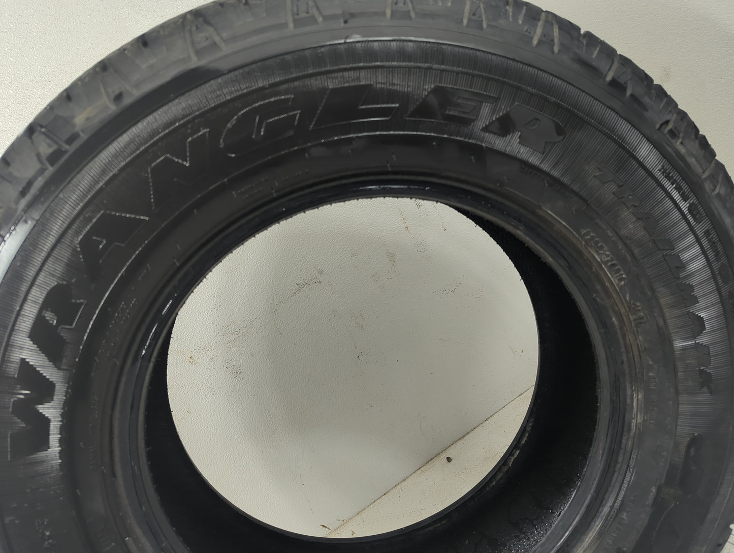 Used Tire - Tread Depth null/32 - Oemusedautoparts1.com