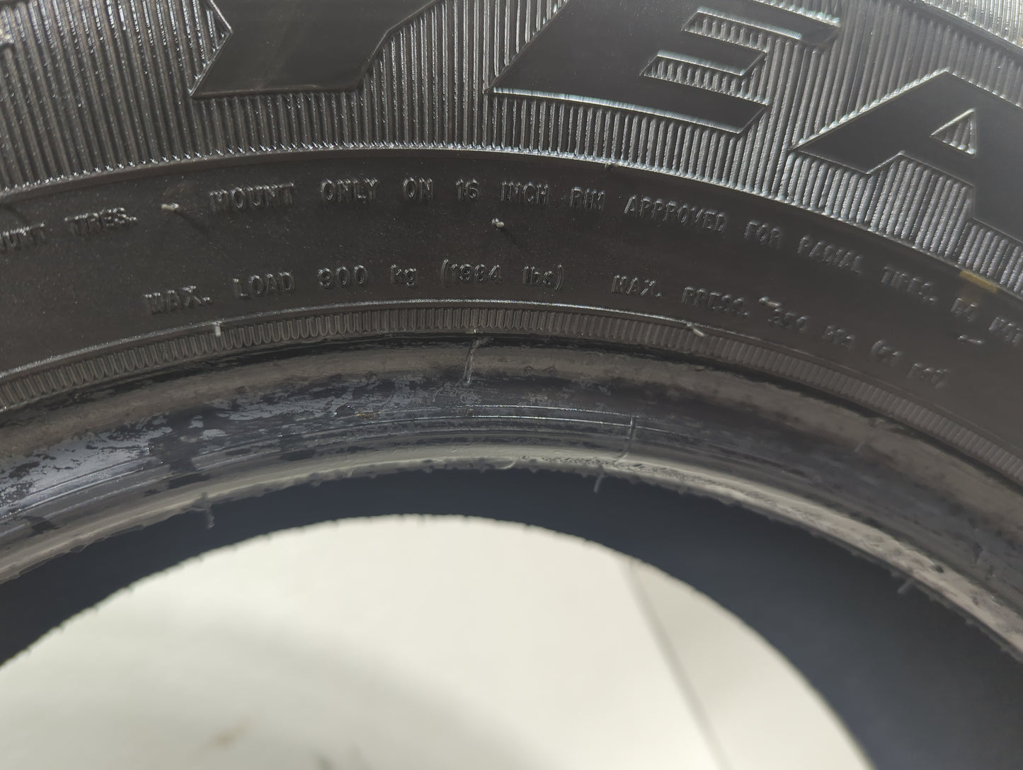 Used Tire - Tread Depth null/32 - Oemusedautoparts1.com