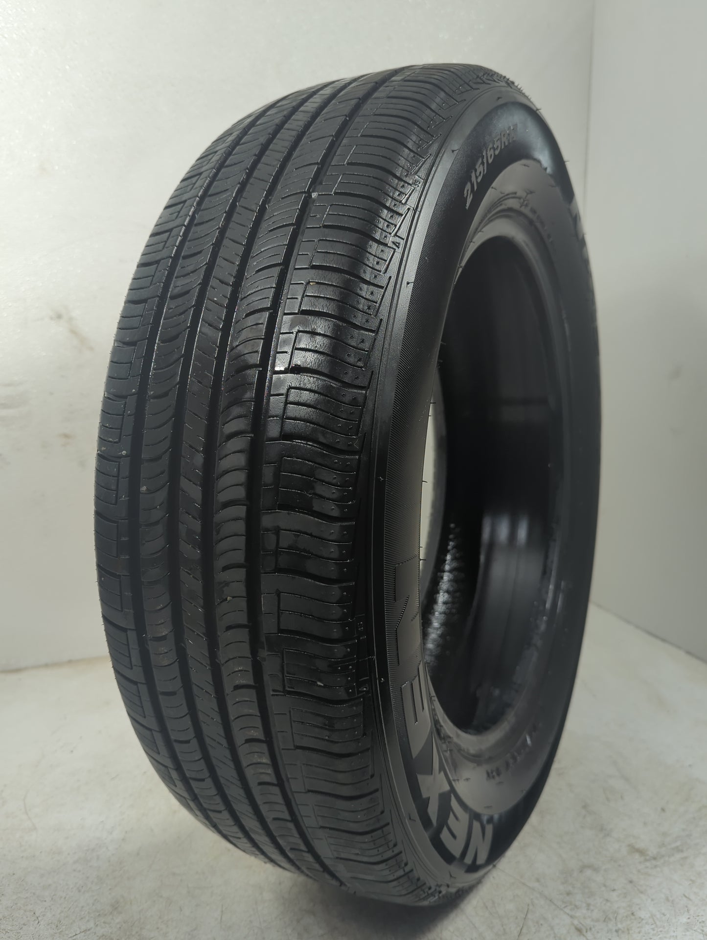 Used Tire - Tread Depth null/32 - Oemusedautoparts1.com