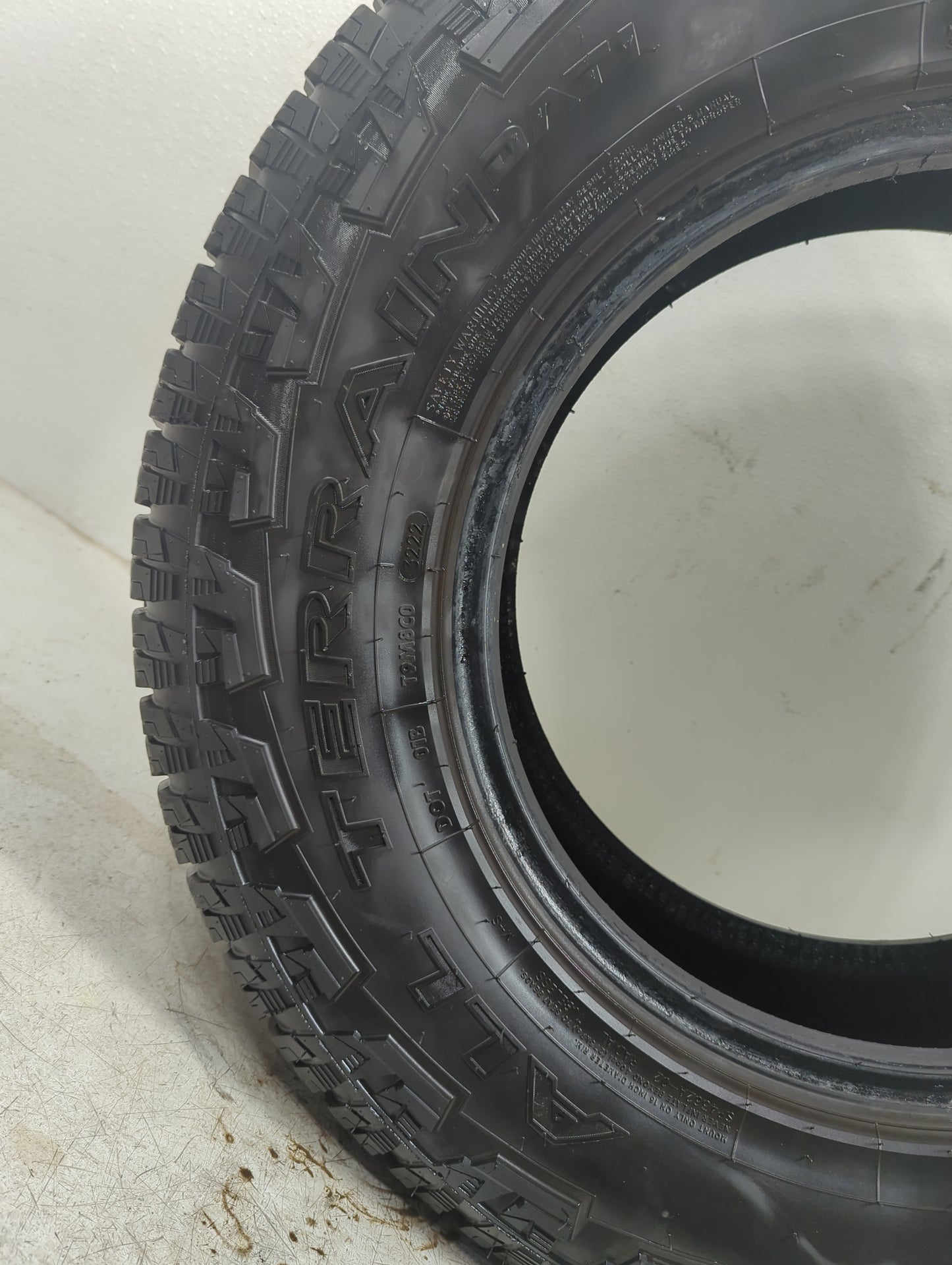 Used Tire - Tread Depth null/32 - Oemusedautoparts1.com