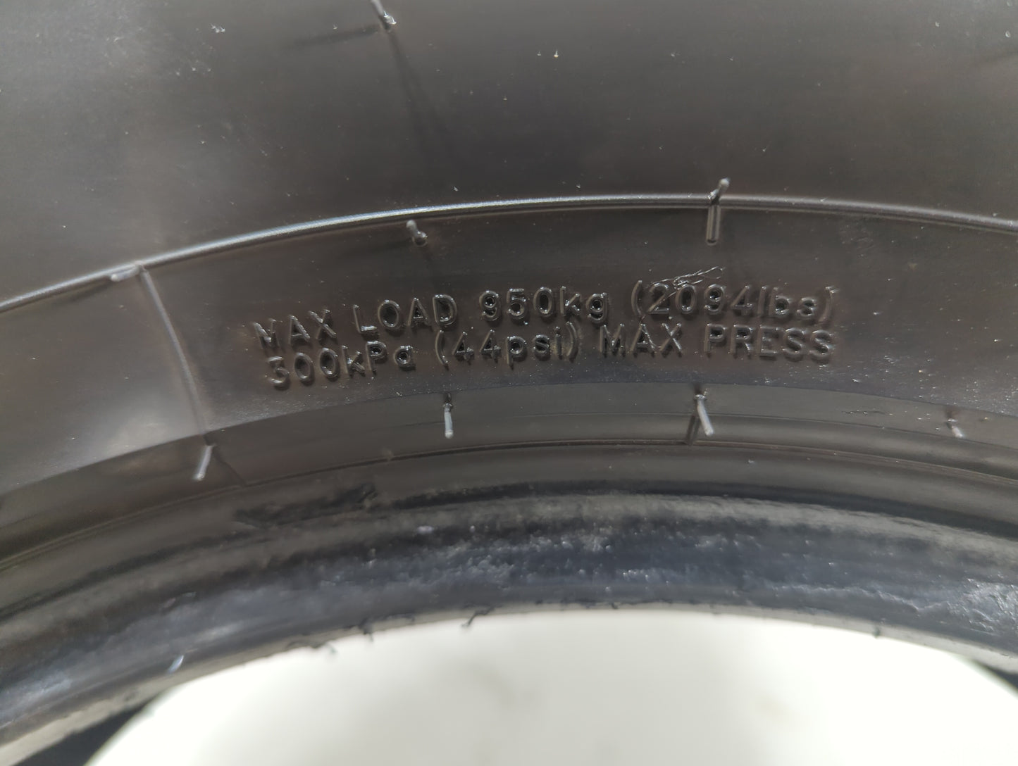 Used Tire - Tread Depth null/32 - Oemusedautoparts1.com