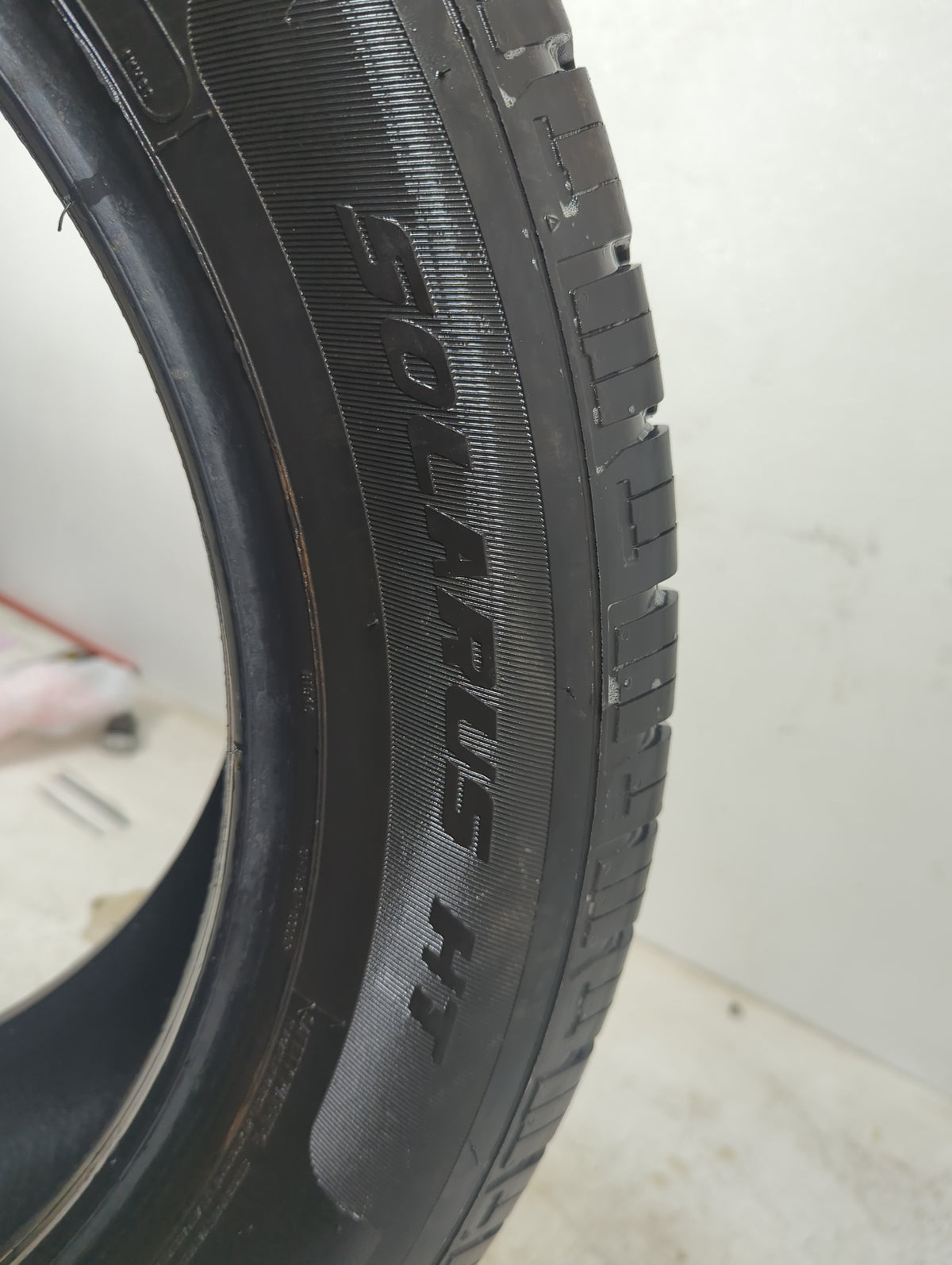 Used Tire 255/50R20 STARFIRE SOLARUS HT 109V - Tread Depth 9/32 - Oemusedautoparts1.com