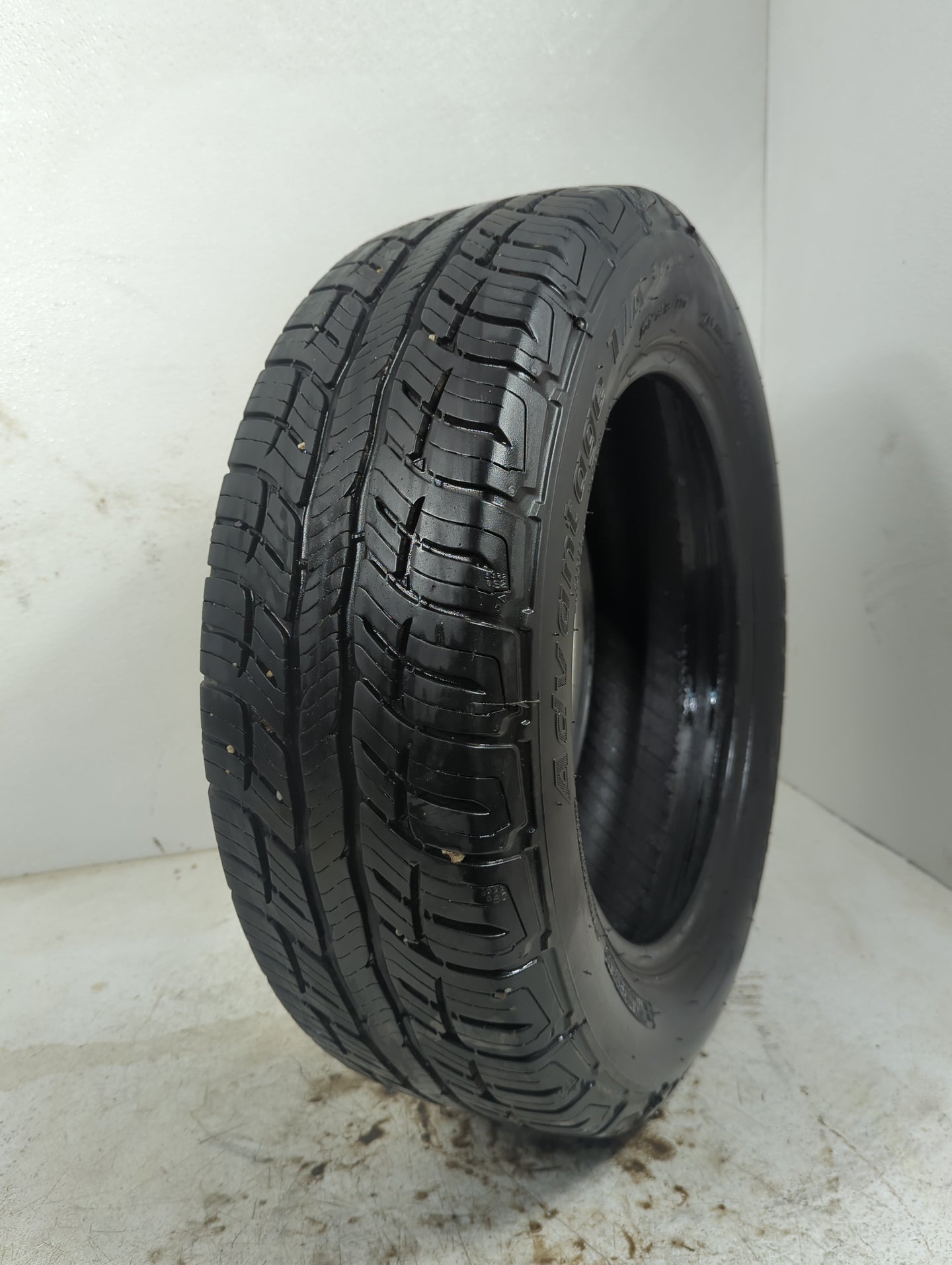 Used Tire - Tread Depth null/32 - Oemusedautoparts1.com