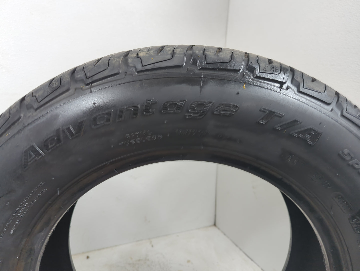 Used Tire - Tread Depth null/32 - Oemusedautoparts1.com