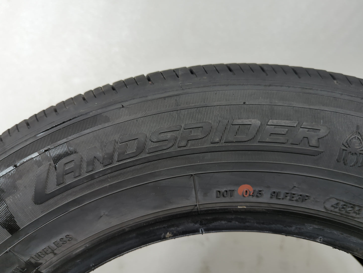 Used Tire 215/65R17 LANDSPIDER CITYTRAXX H/T 99H - Tread Depth 10/32 - Oemusedautoparts1.com