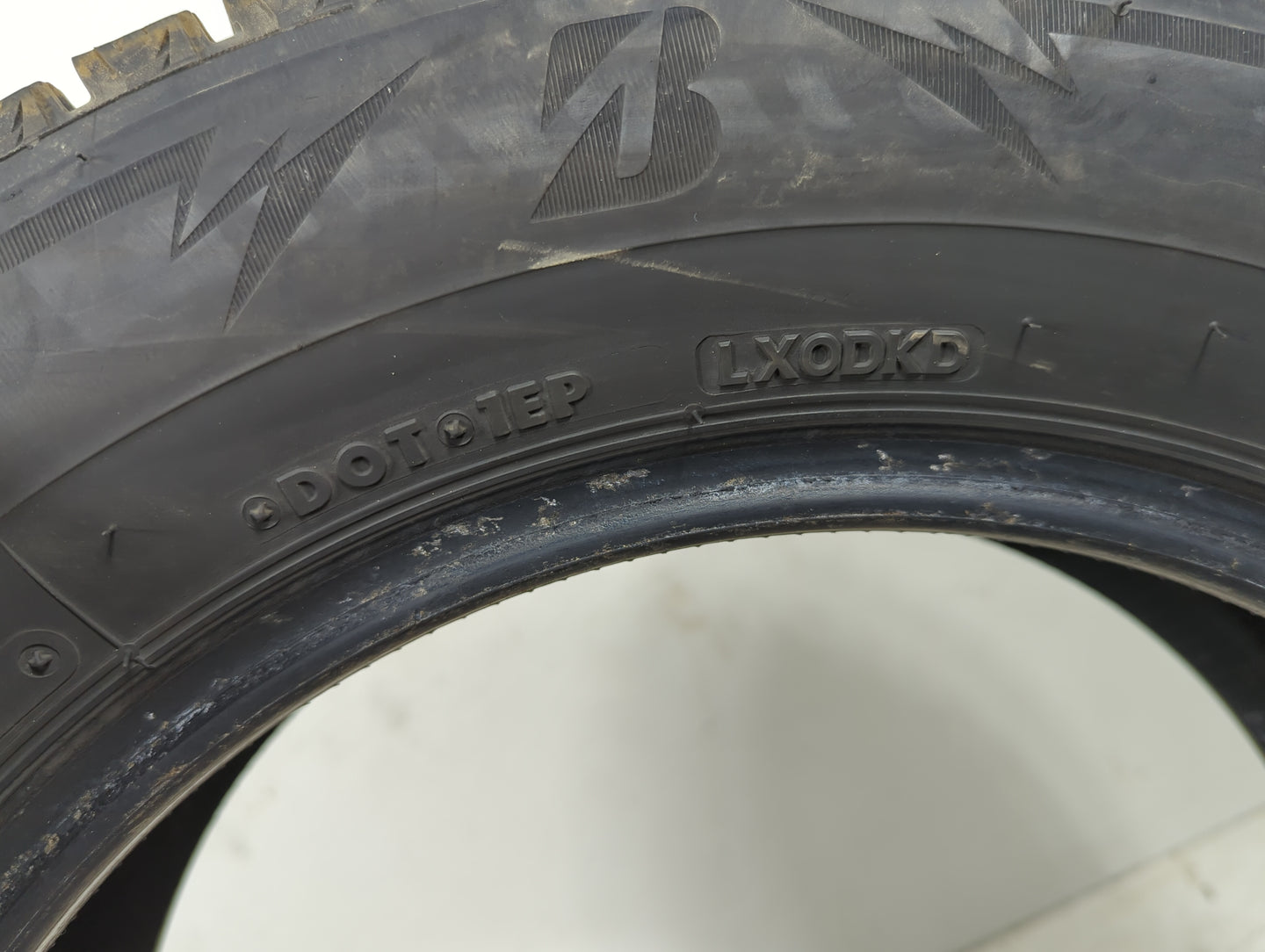 Used Tire 185/65R15 BRIDGESTONE BLIZZAK WS90 88T - Tread Depth 9/32 - Oemusedautoparts1.com