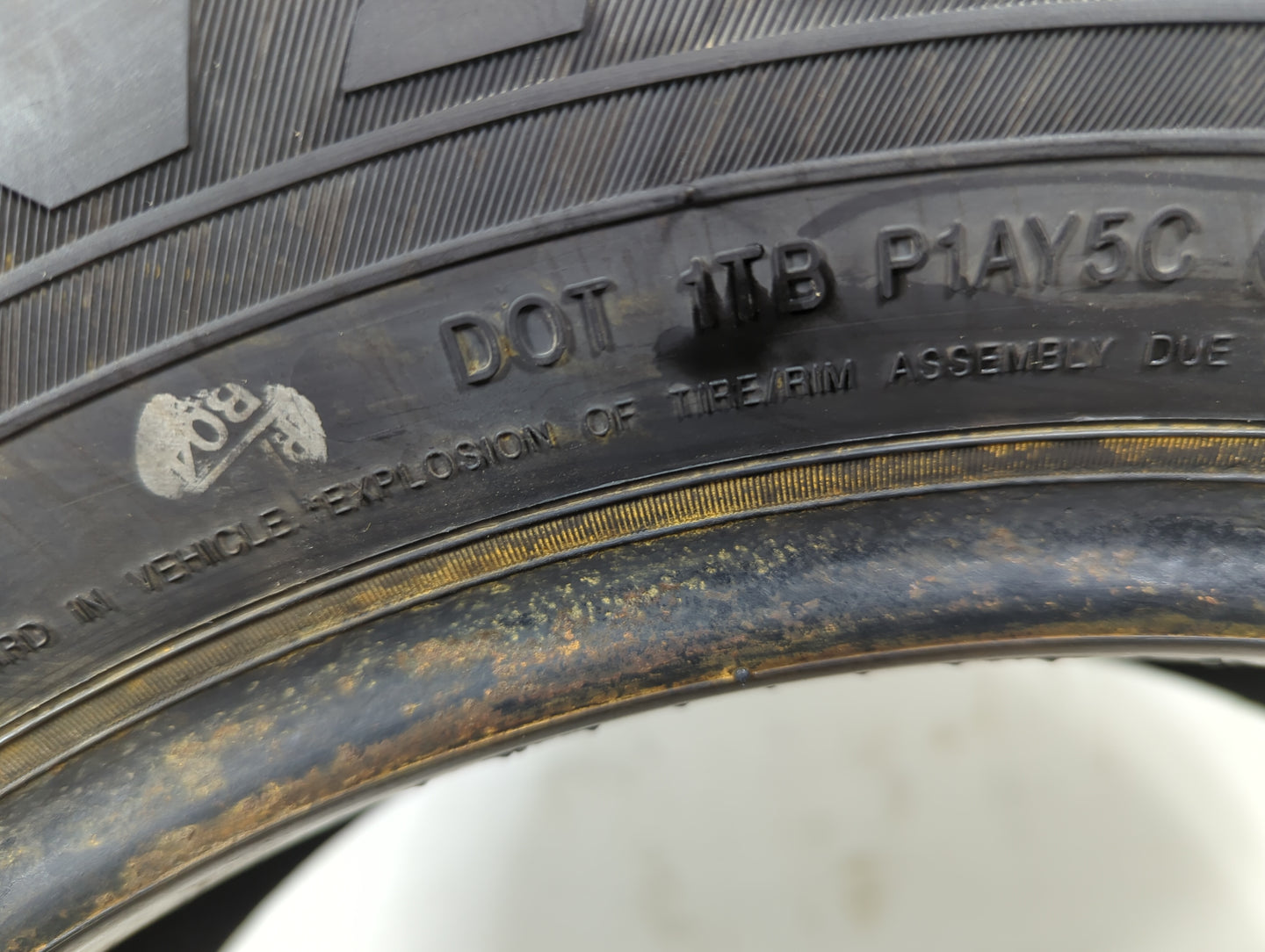 Used Tire - Tread Depth null/32 - Oemusedautoparts1.com