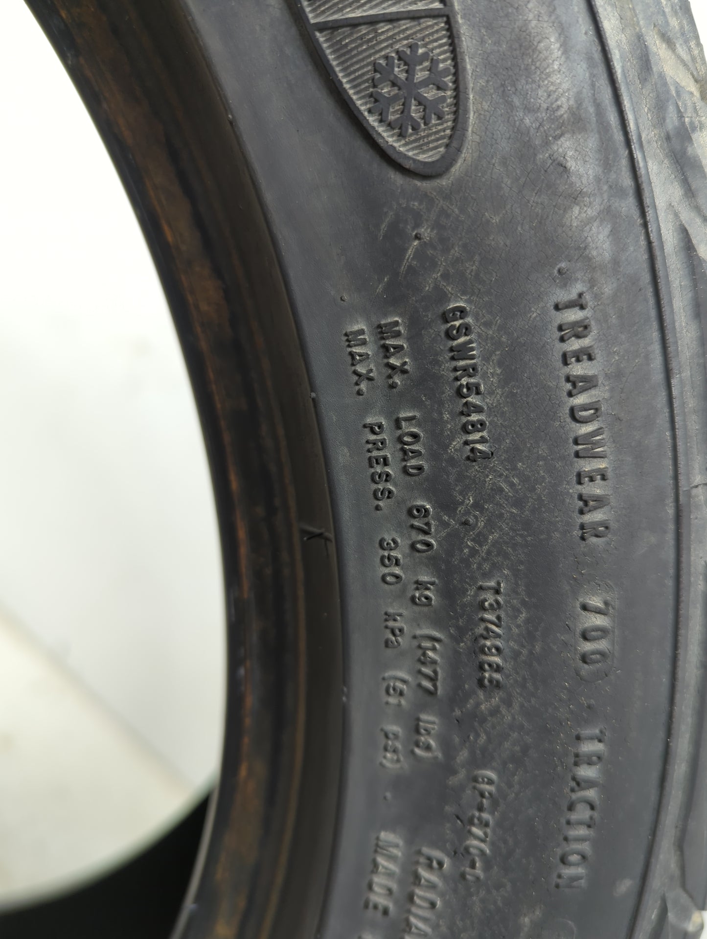 Used Tire 225/50R17 GOODYEAR ASSURANCE WEATHERREADY 94V - Tread Depth 8/32 - Oemusedautoparts1.com