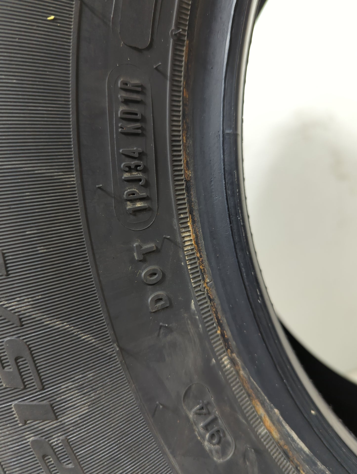 Used Tire 215/70R15 DOUGLAS ALL-SEASON 98T - Tread Depth 8/32 - Oemusedautoparts1.com