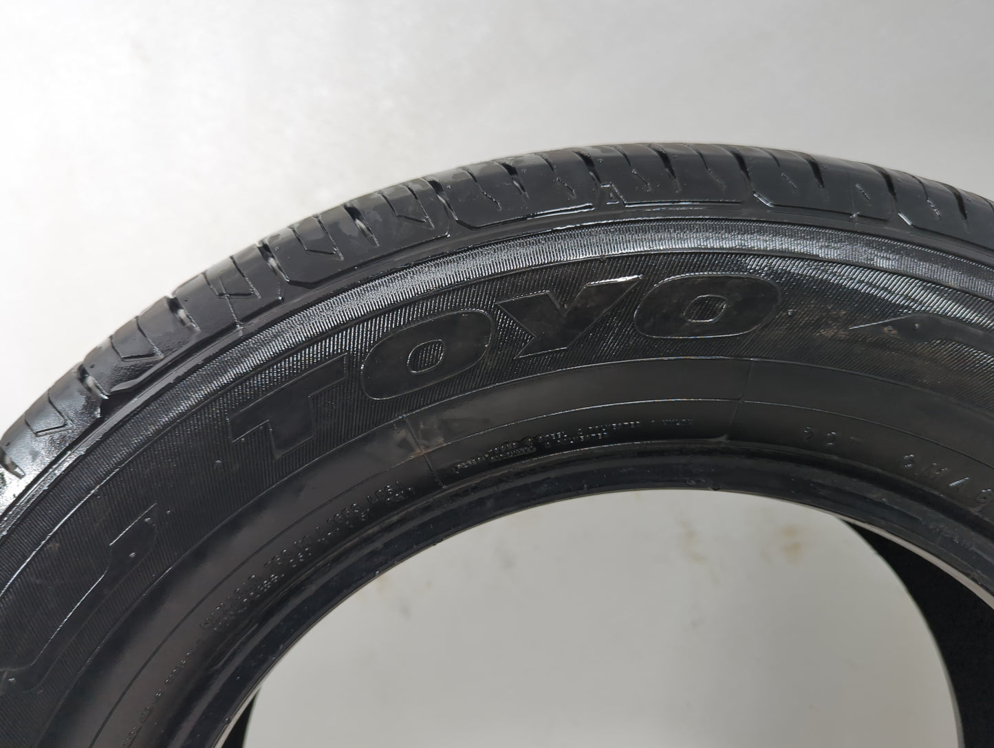 Used Tire 225/60R16 TOYO EXTENSA A/S 98H - Tread Depth 11/32 - Oemusedautoparts1.com
