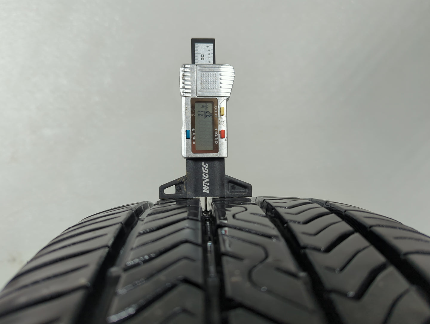 Used Tire 225/60R16 TOYO EXTENSA A/S 98H - Tread Depth 11/32 - Oemusedautoparts1.com