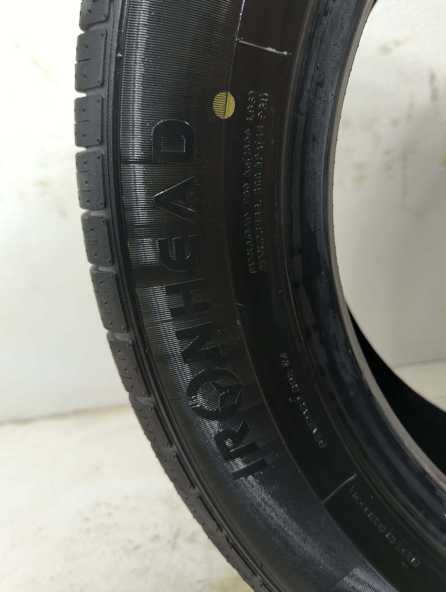 Used Tire - Tread Depth null/32 - Oemusedautoparts1.com