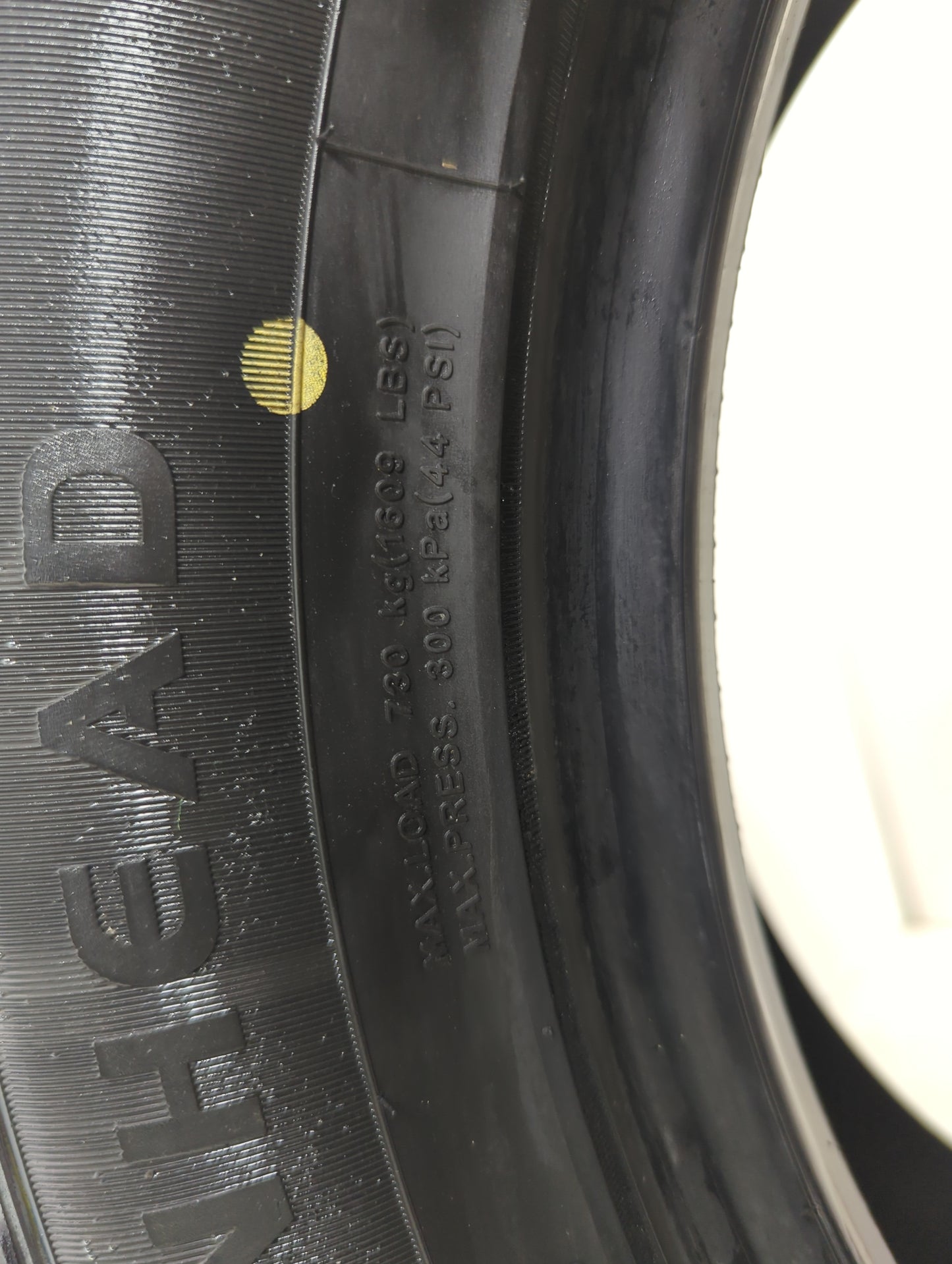 Used Tire - Tread Depth null/32 - Oemusedautoparts1.com