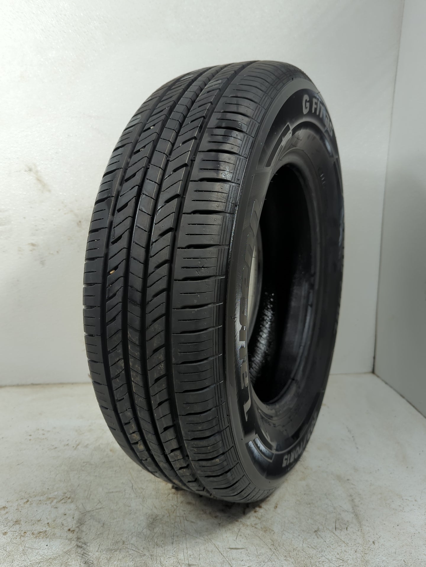 Used Tire 205/70R15 LAUFENN G FIT AS 96T - Tread Depth 8/32 - Oemusedautoparts1.com