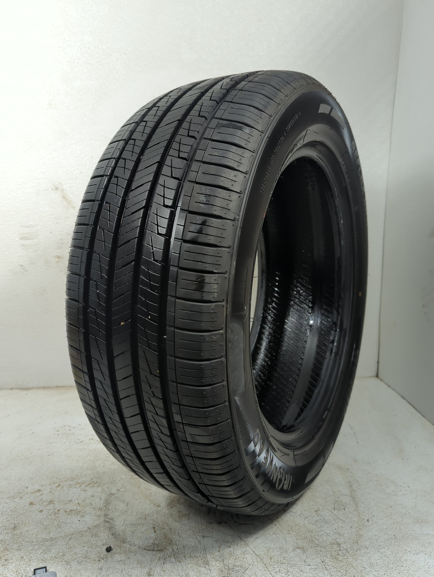 Used Tire 235/55R17 IRONMAN RB-SUV 99H - Tread Depth 9/32 - Oemusedautoparts1.com