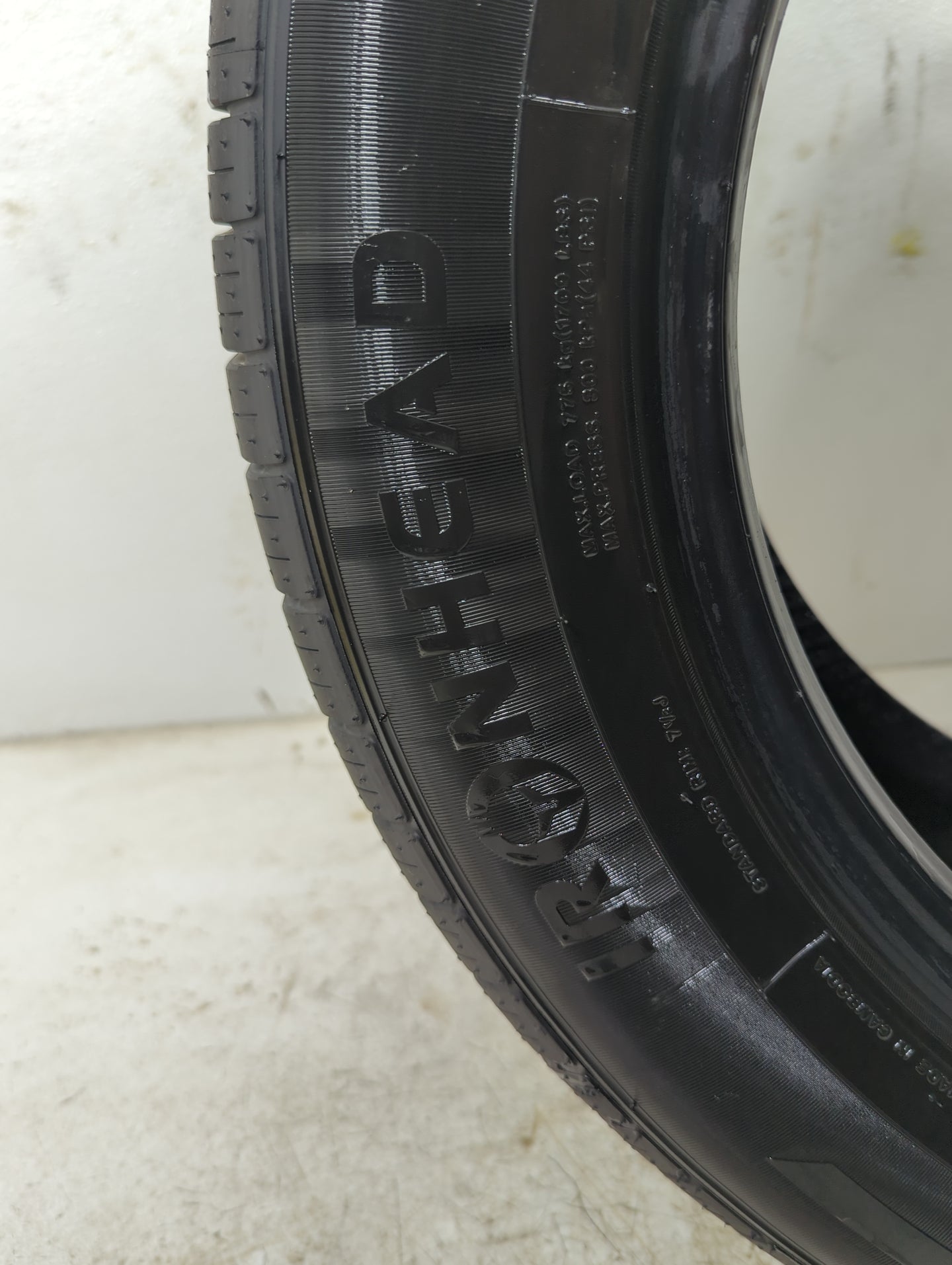 Used Tire 235/55R17 IRONMAN RB-SUV 99H - Tread Depth 9/32 - Oemusedautoparts1.com