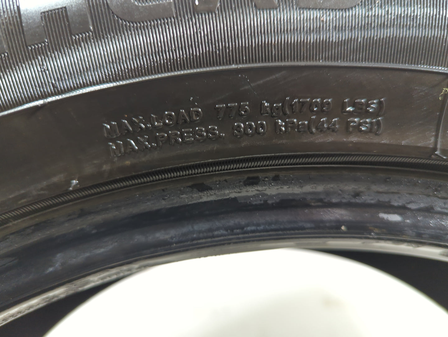Used Tire 235/55R17 IRONMAN RB-SUV 99H - Tread Depth 9/32 - Oemusedautoparts1.com