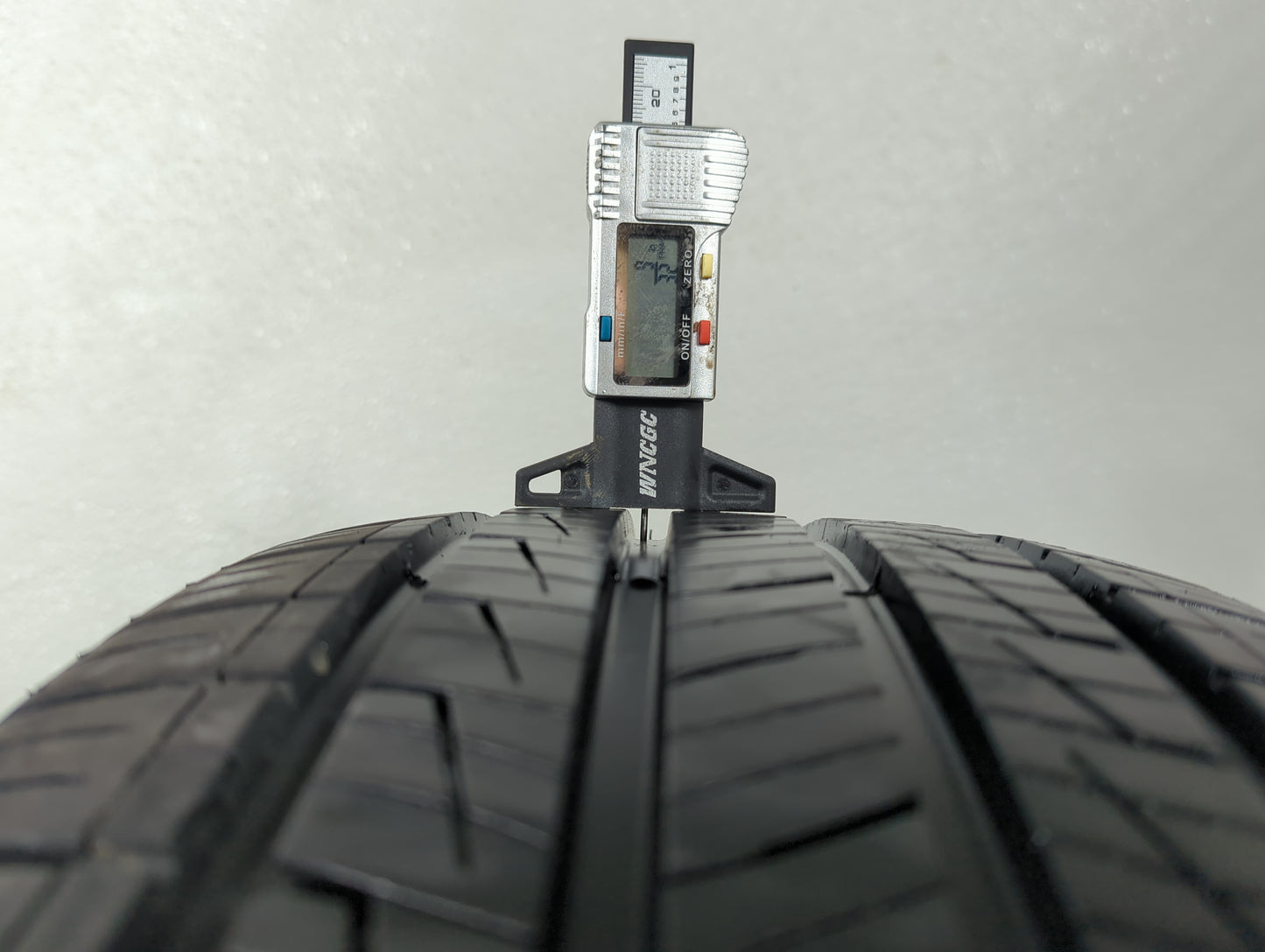 Used Tire 235/55R17 IRONMAN RB-SUV 99H - Tread Depth 9/32 - Oemusedautoparts1.com