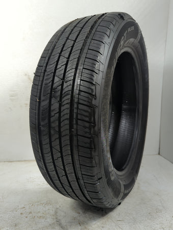 compare product Used Tire 225/60R18 MASTERCRAFT COURSER QUEST PLUS 100H - Tread Depth 10/32