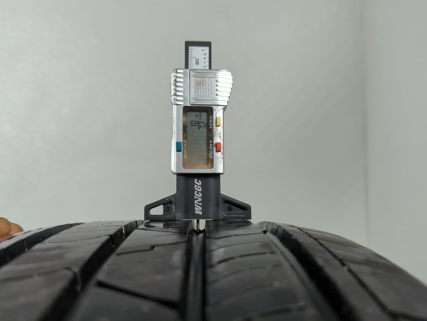 Used Tire 225/60R18 MASTERCRAFT COURSER QUEST PLUS 100H - Tread Depth 10/32 - Oemusedautoparts1.com