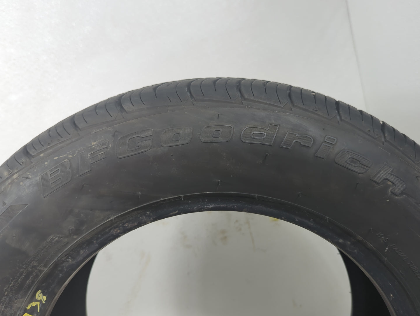 Used Tire - Tread Depth null/32 - Oemusedautoparts1.com