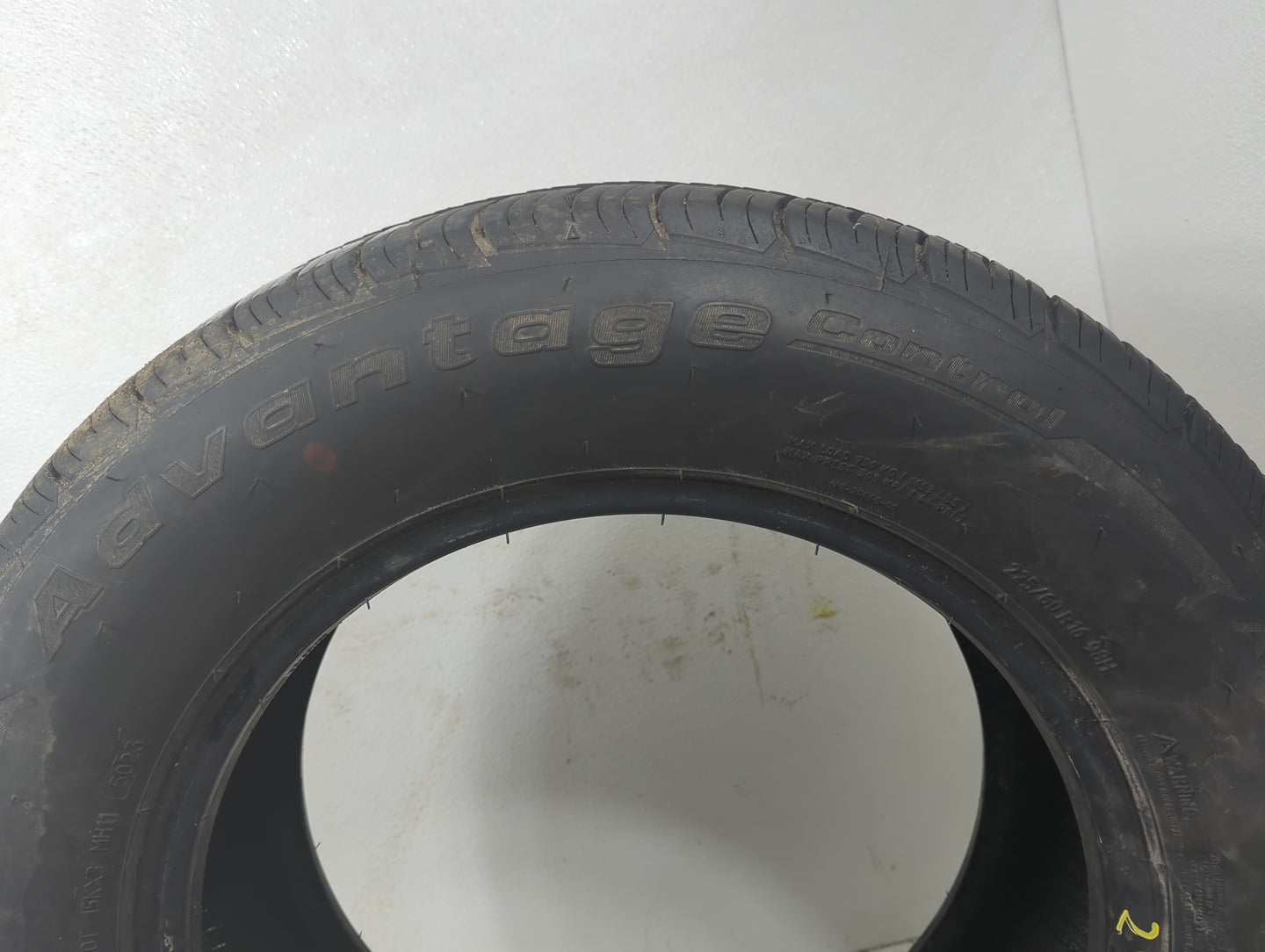 Used Tire - Tread Depth null/32 - Oemusedautoparts1.com