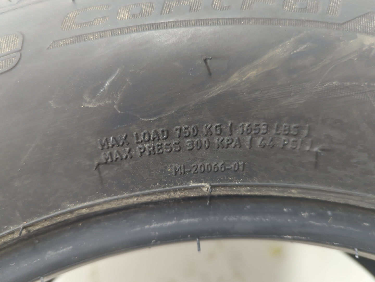 Used Tire - Tread Depth null/32 - Oemusedautoparts1.com