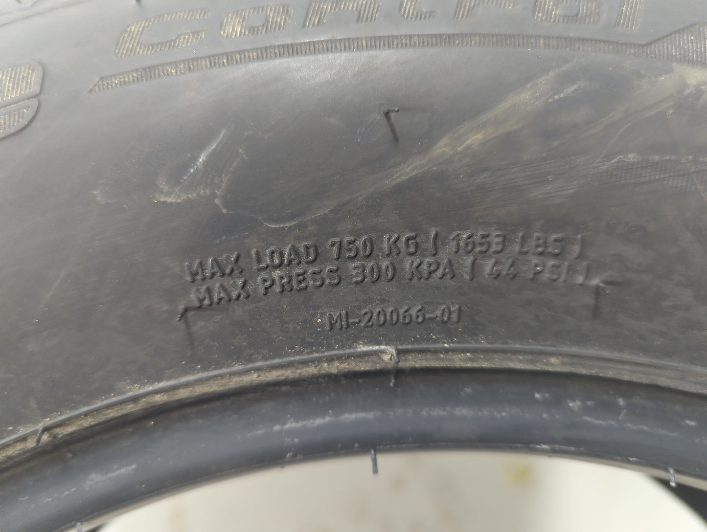 Used Tire - Tread Depth null/32 - Oemusedautoparts1.com