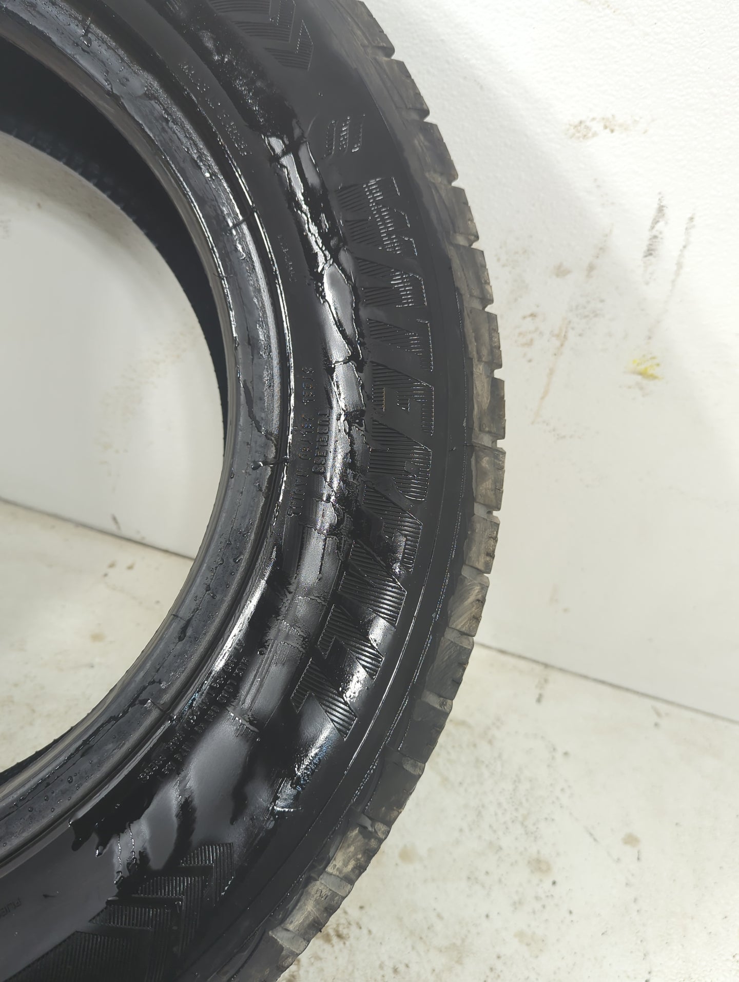 Used Tire - Tread Depth null/32 - Oemusedautoparts1.com
