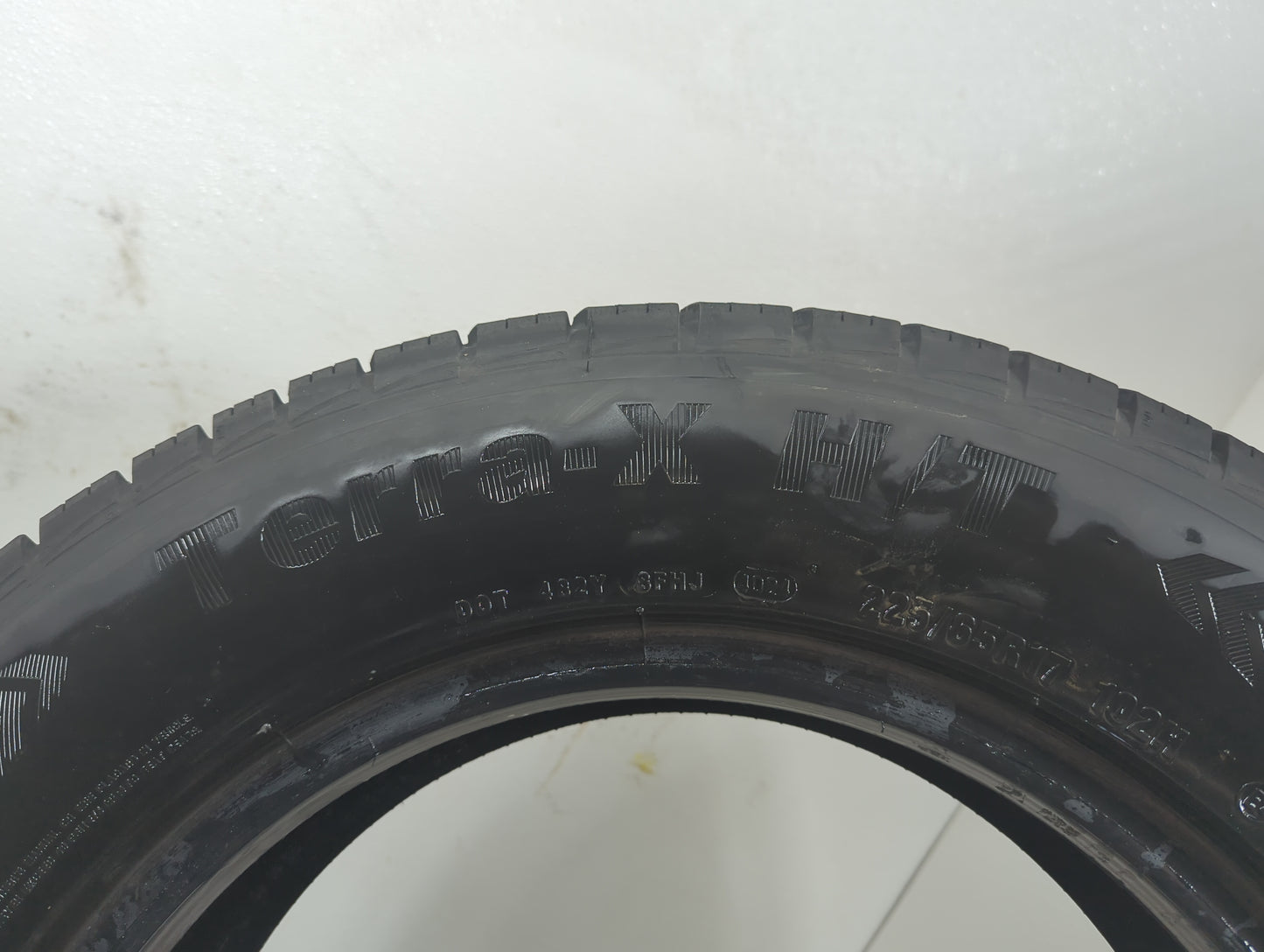 Used Tire - Tread Depth null/32 - Oemusedautoparts1.com