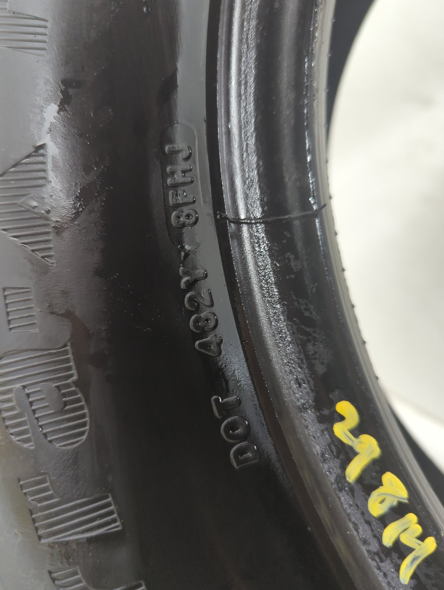 Used Tire - Tread Depth null/32 - Oemusedautoparts1.com