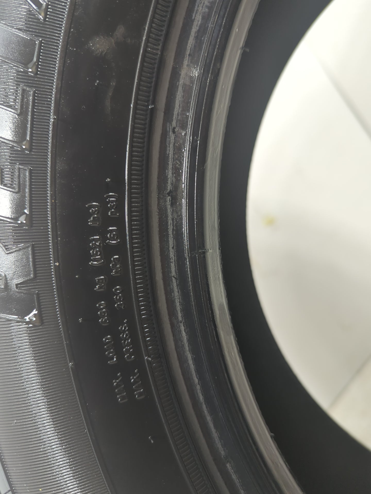 Used Tire - Tread Depth null/32 - Oemusedautoparts1.com
