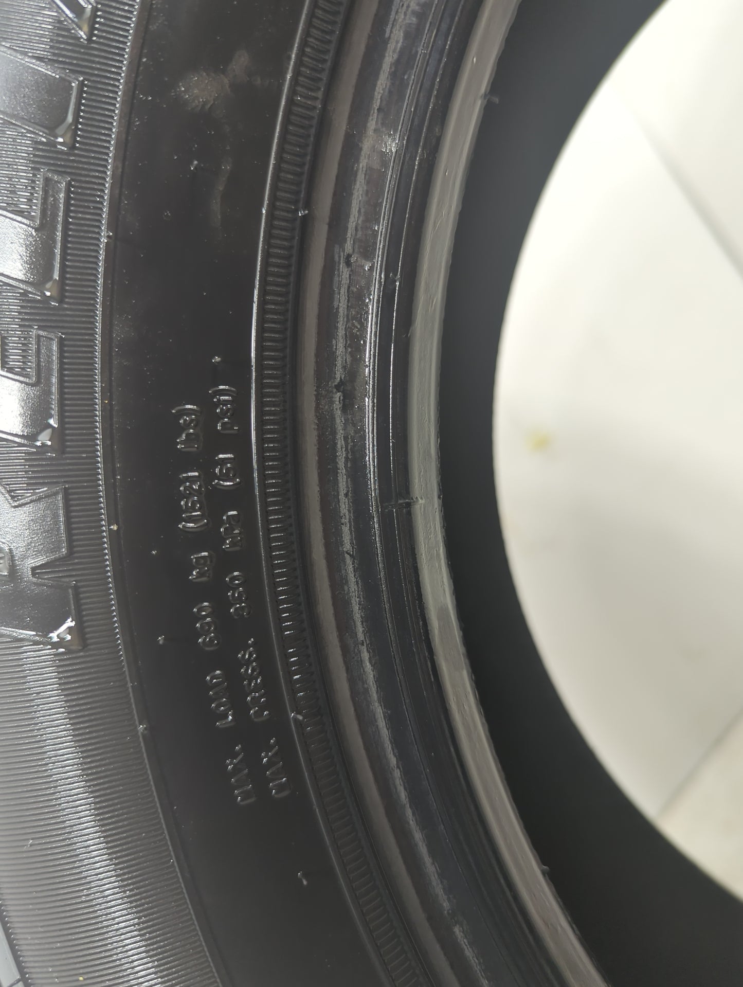 Used Tire - Tread Depth null/32 - Oemusedautoparts1.com
