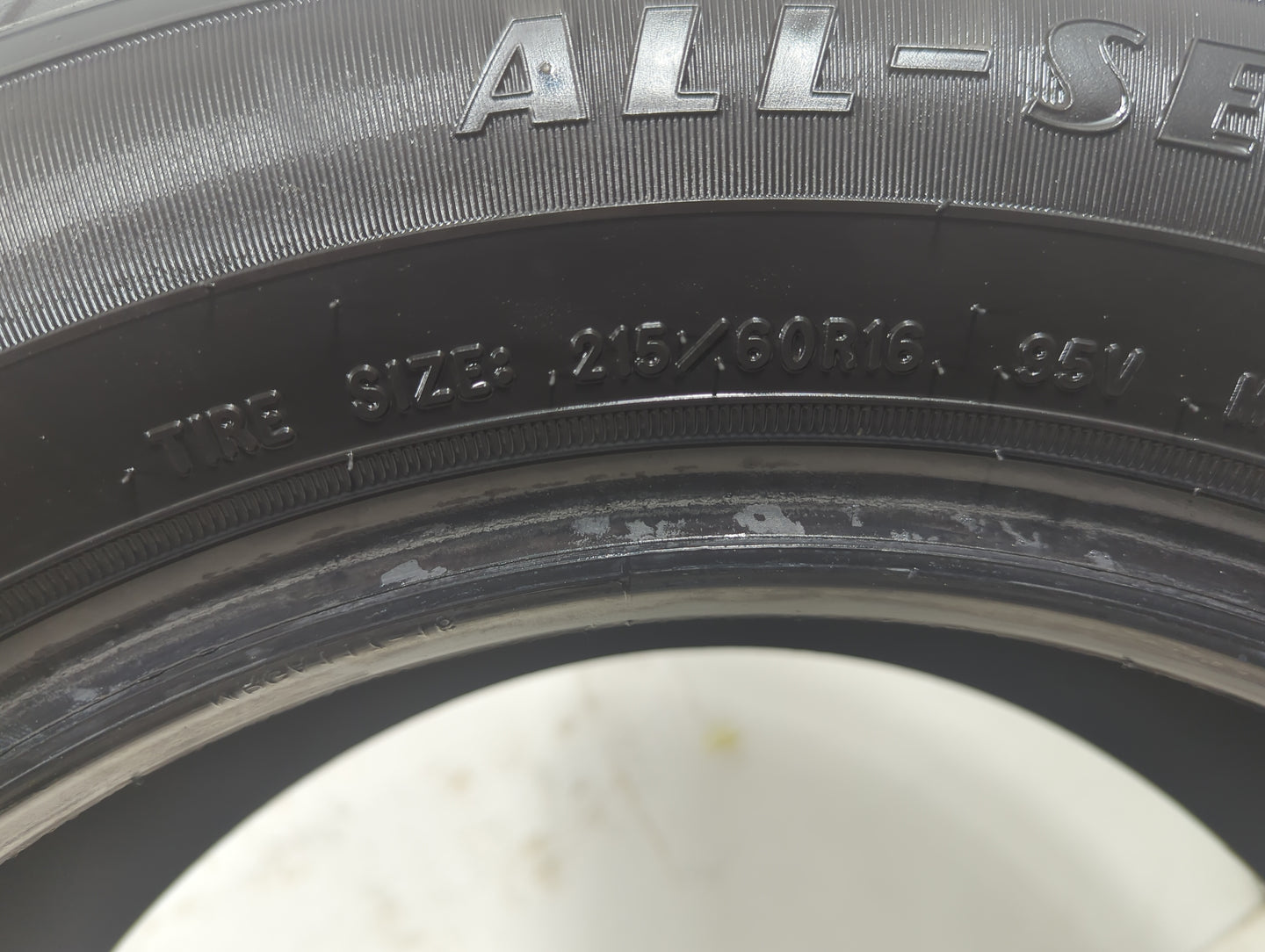 Used Tire - Tread Depth null/32 - Oemusedautoparts1.com