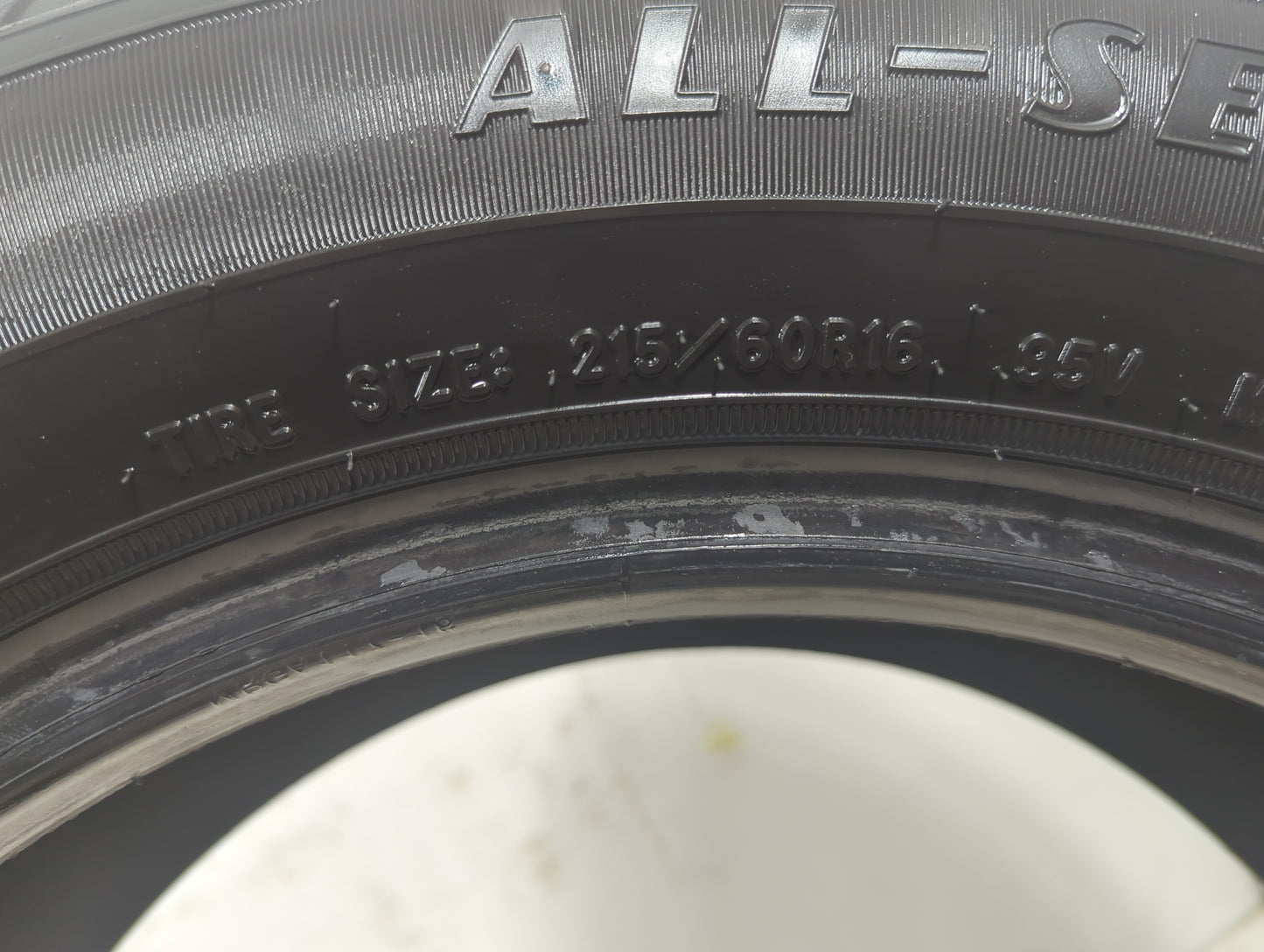 Used Tire - Tread Depth null/32 - Oemusedautoparts1.com