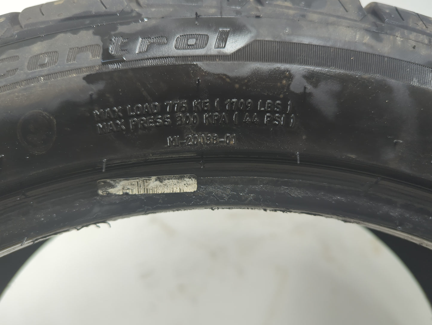 Used Tire - Tread Depth null/32 - Oemusedautoparts1.com